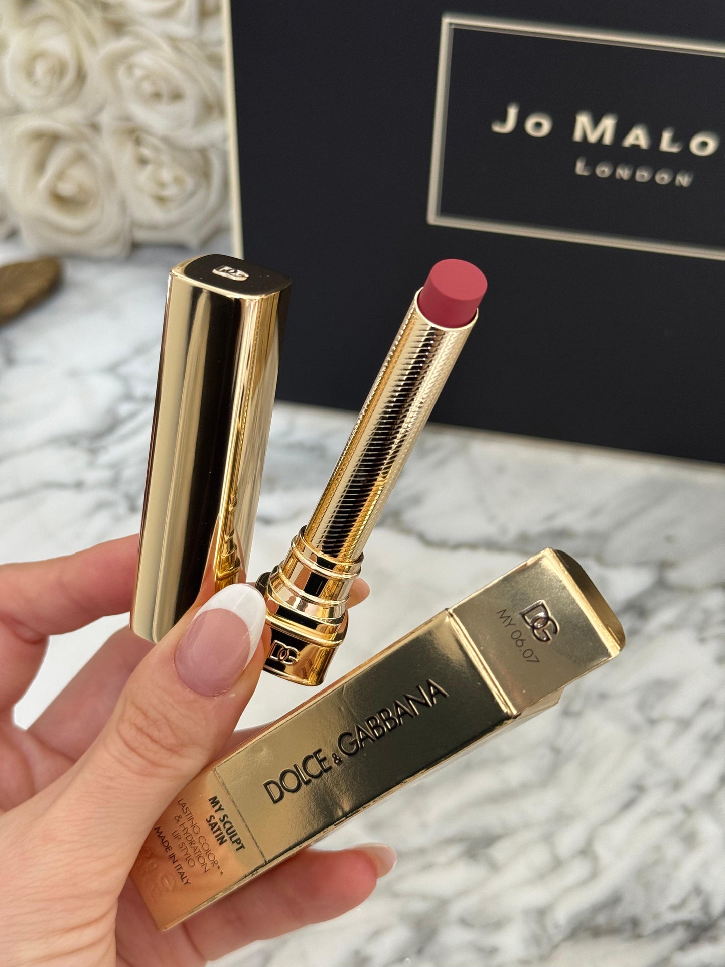 DOLCE&GABBANA My Sculpt Satin
Lasting Color & Hydration Lipstick Stylo - MY 06.07