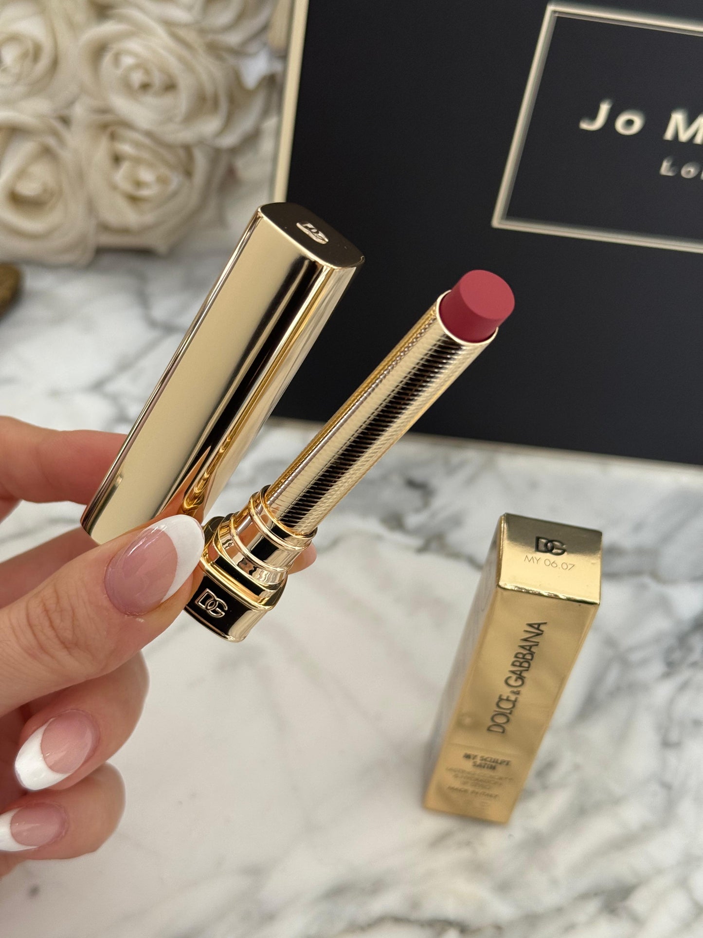 DOLCE&GABBANA My Sculpt Satin
Lasting Color & Hydration Lipstick Stylo - MY 06.07