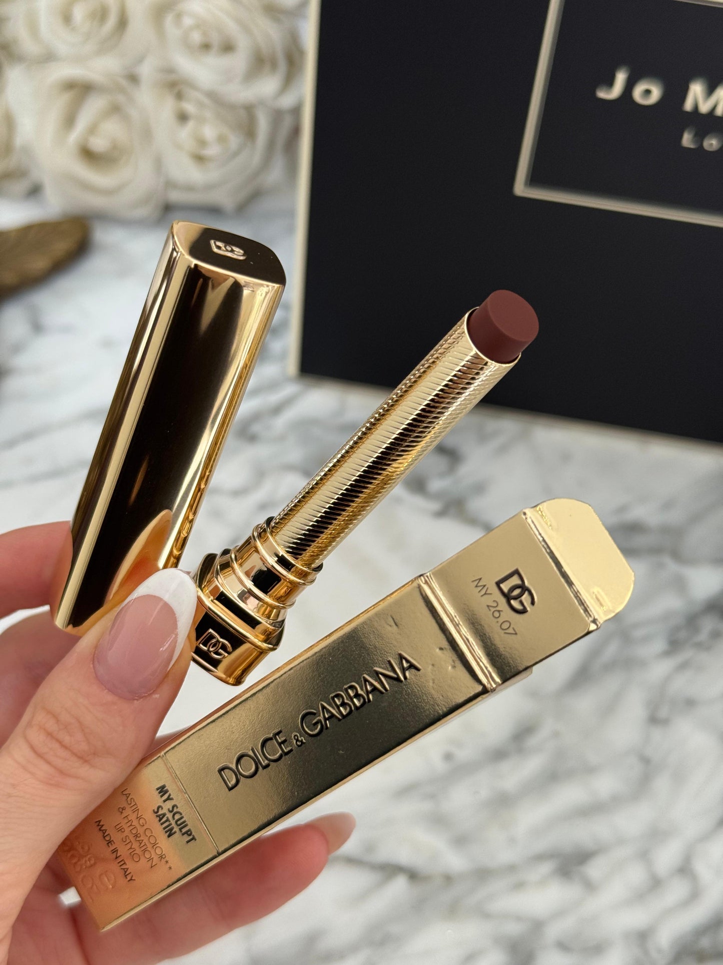 DOLCE&GABBANA My Sculpt Satin
Lasting Color & Hydration Lipstick Stylo - MY 26.07