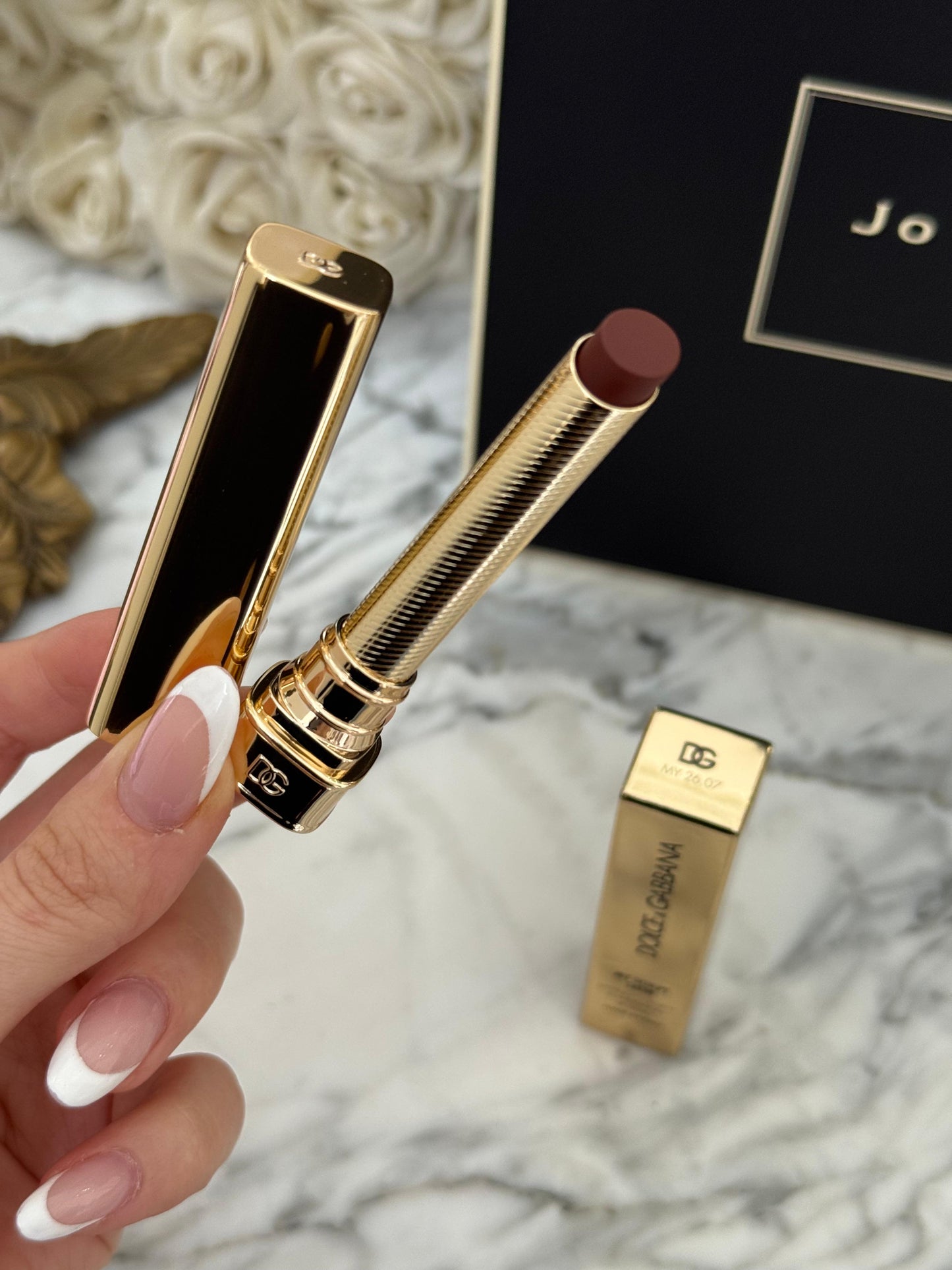 DOLCE&GABBANA My Sculpt Satin
Lasting Color & Hydration Lipstick Stylo - MY 26.07