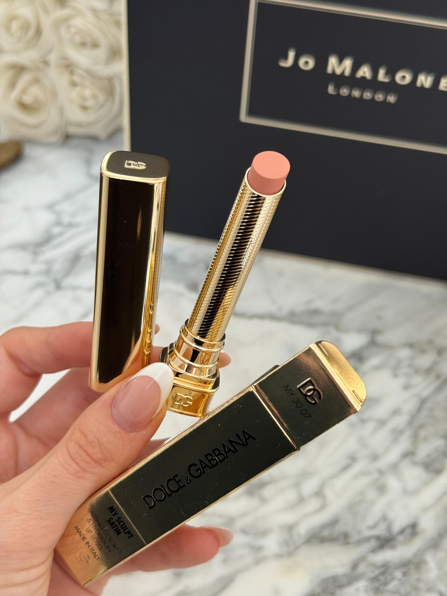 DOLCE&GABBANA My Sculpt Satin
Lasting Color & Hydration Lipstick Stylo - MY 30.07