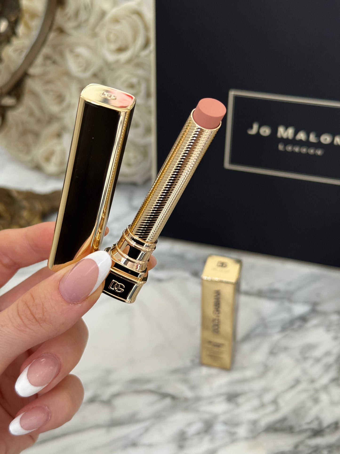 DOLCE&GABBANA My Sculpt Satin
Lasting Color & Hydration Lipstick Stylo - MY 30.07