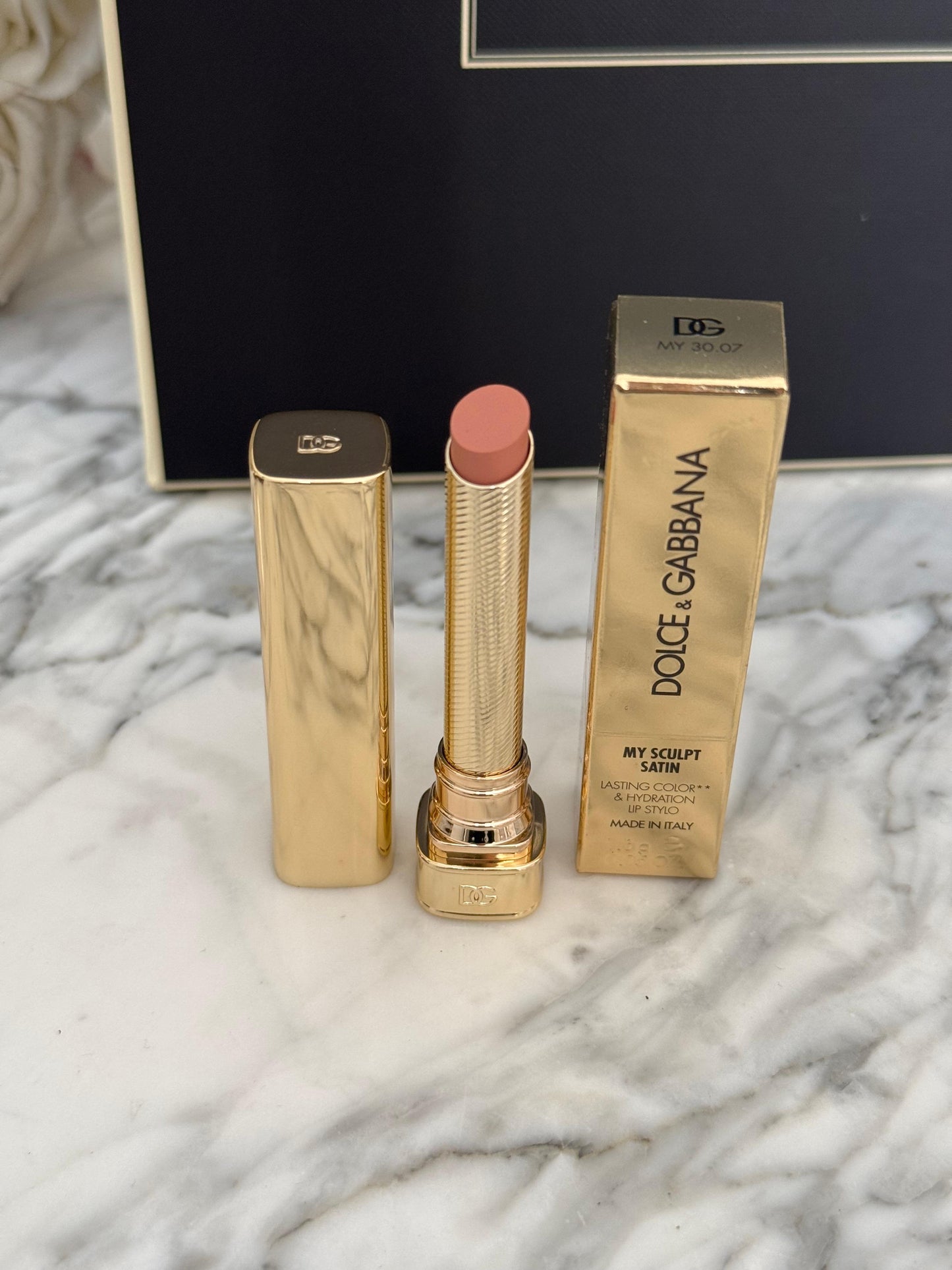 DOLCE&GABBANA My Sculpt Satin
Lasting Color & Hydration Lipstick Stylo - MY 30.07