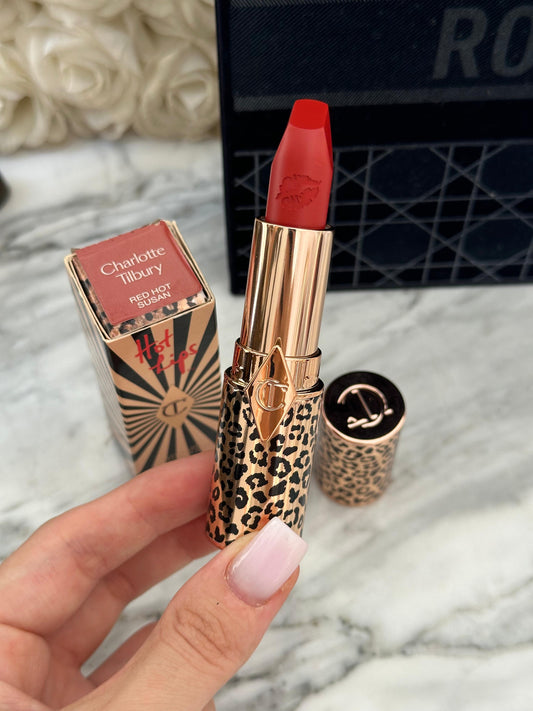 CHARLOTTE TILBURY
Hot Lips Lipstick - Red Hot Susan