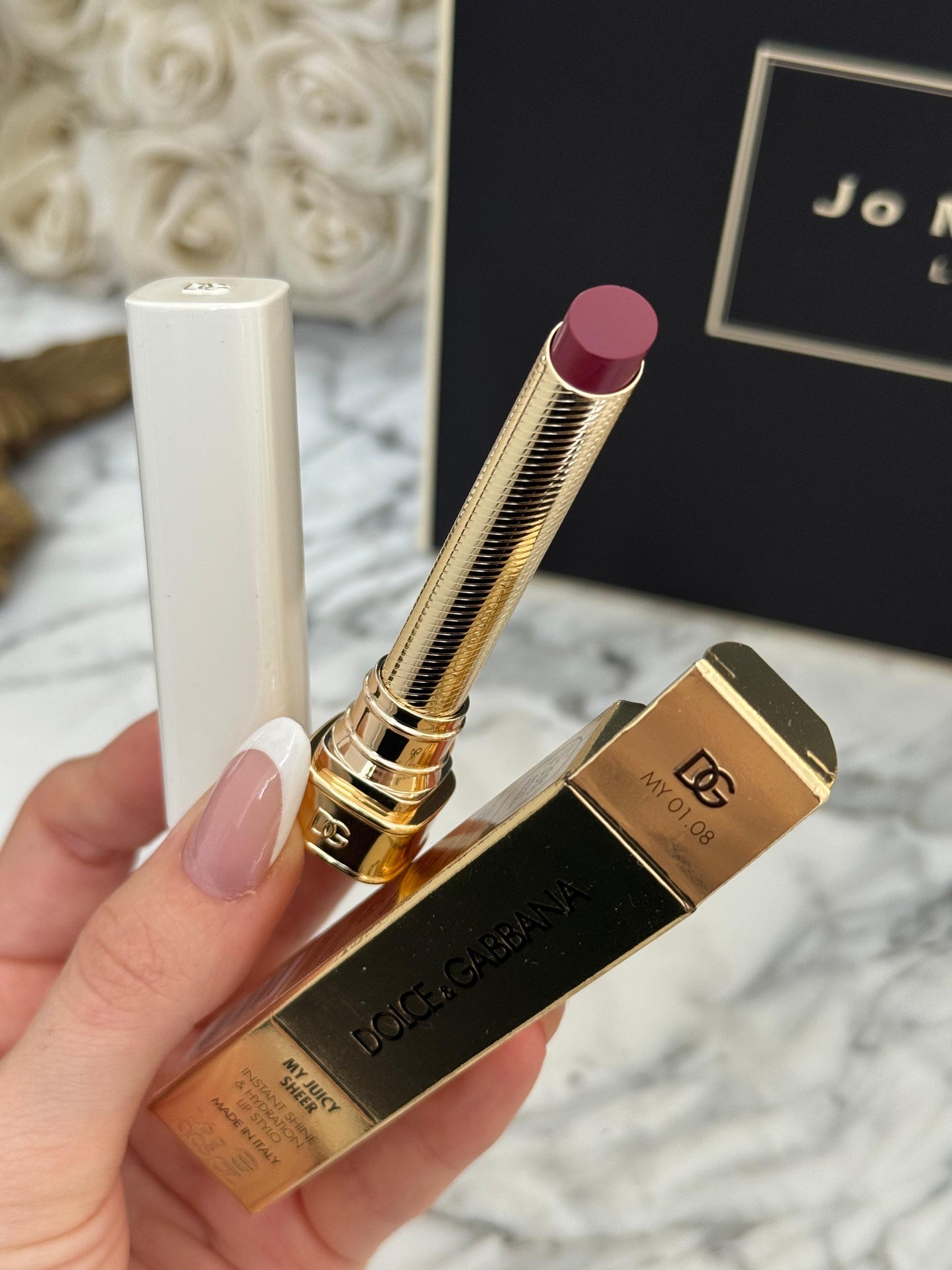 DOLCE&GABBANA My Juicy Sheer Lipstick - My 01.08
Instant Shine & Hydration Lip Stylo