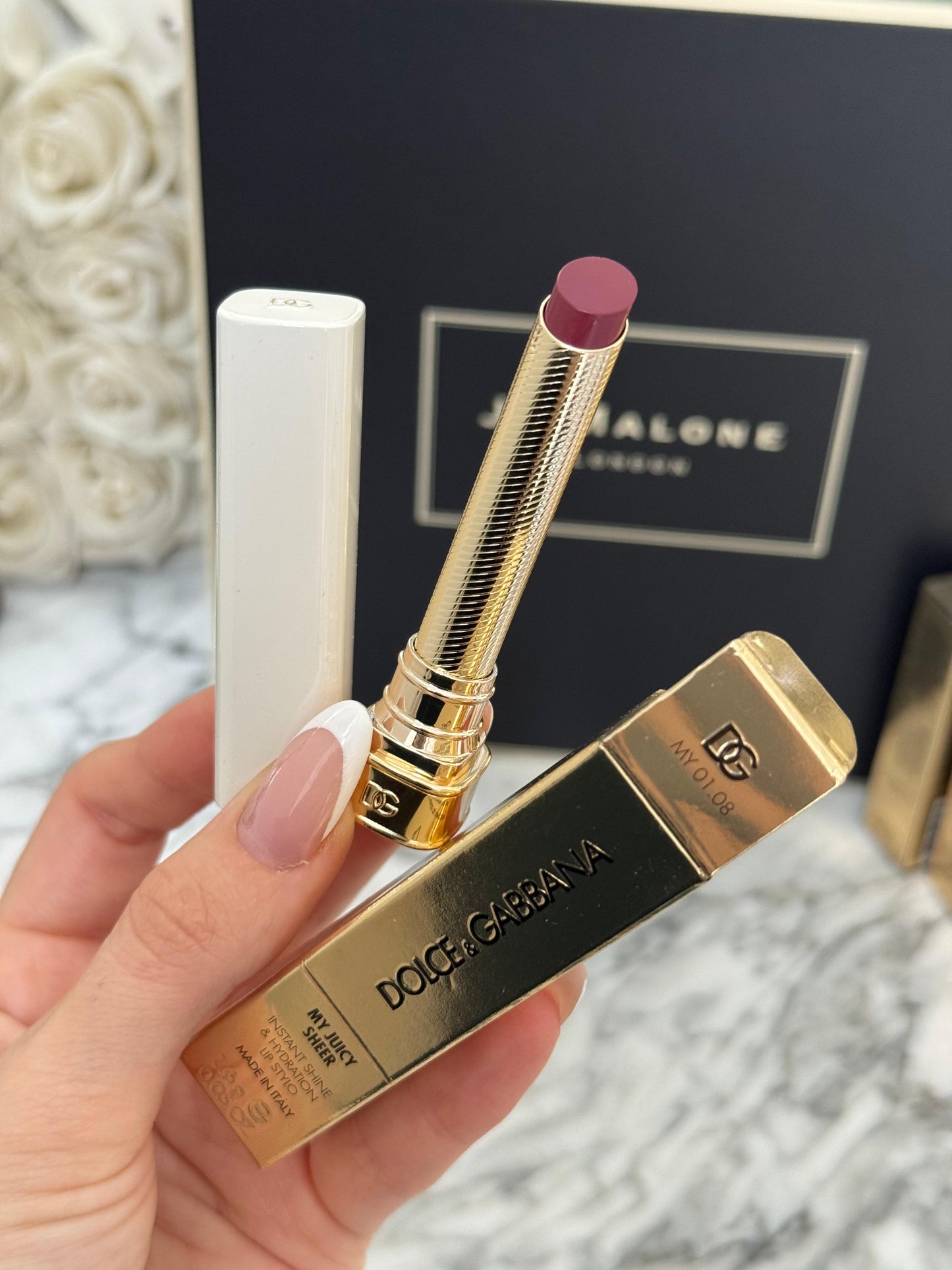 DOLCE&GABBANA My Juicy Sheer Lipstick - My 01.08
Instant Shine & Hydration Lip Stylo