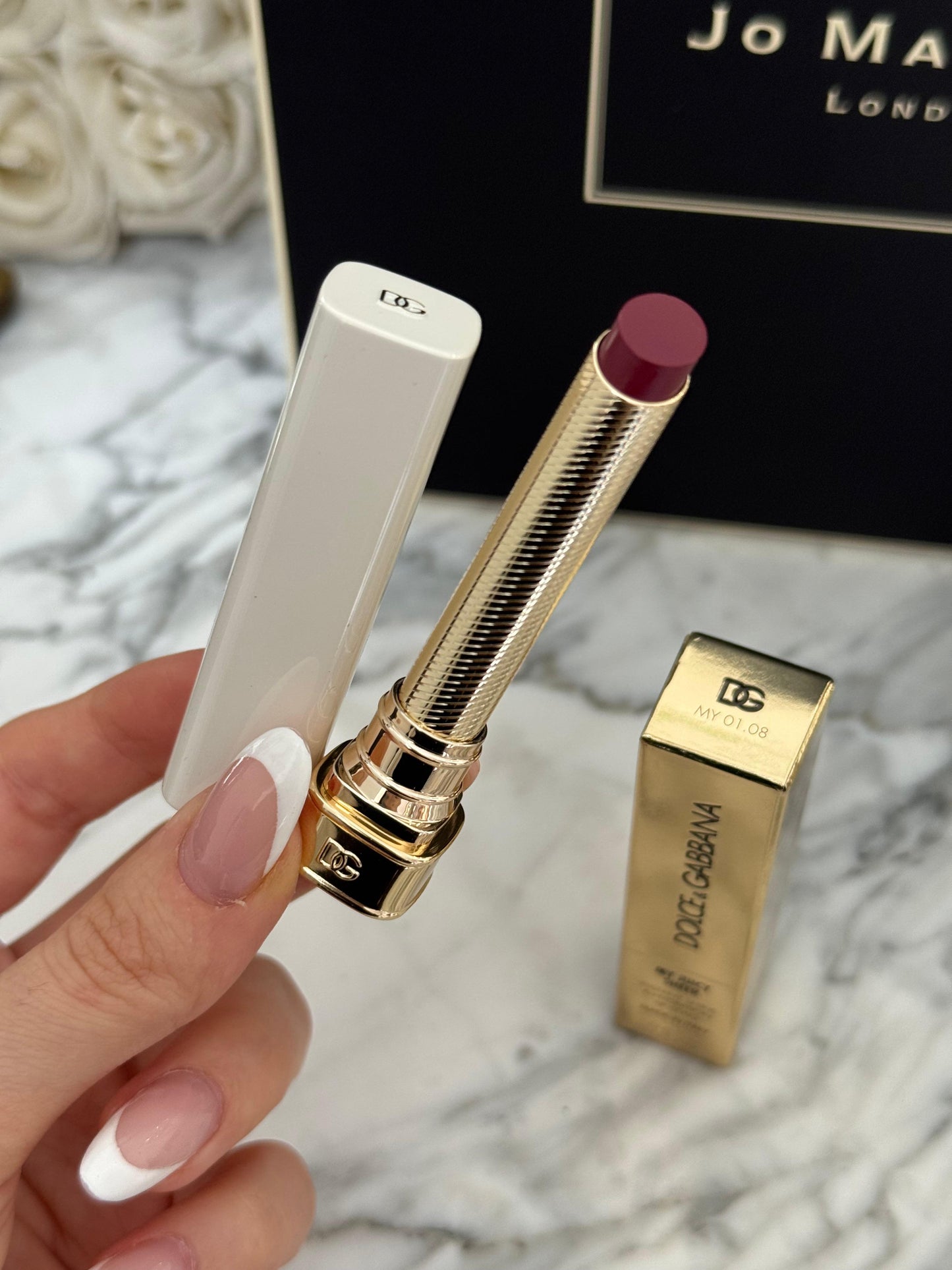 DOLCE&GABBANA My Juicy Sheer Lipstick - My 01.08
Instant Shine & Hydration Lip Stylo