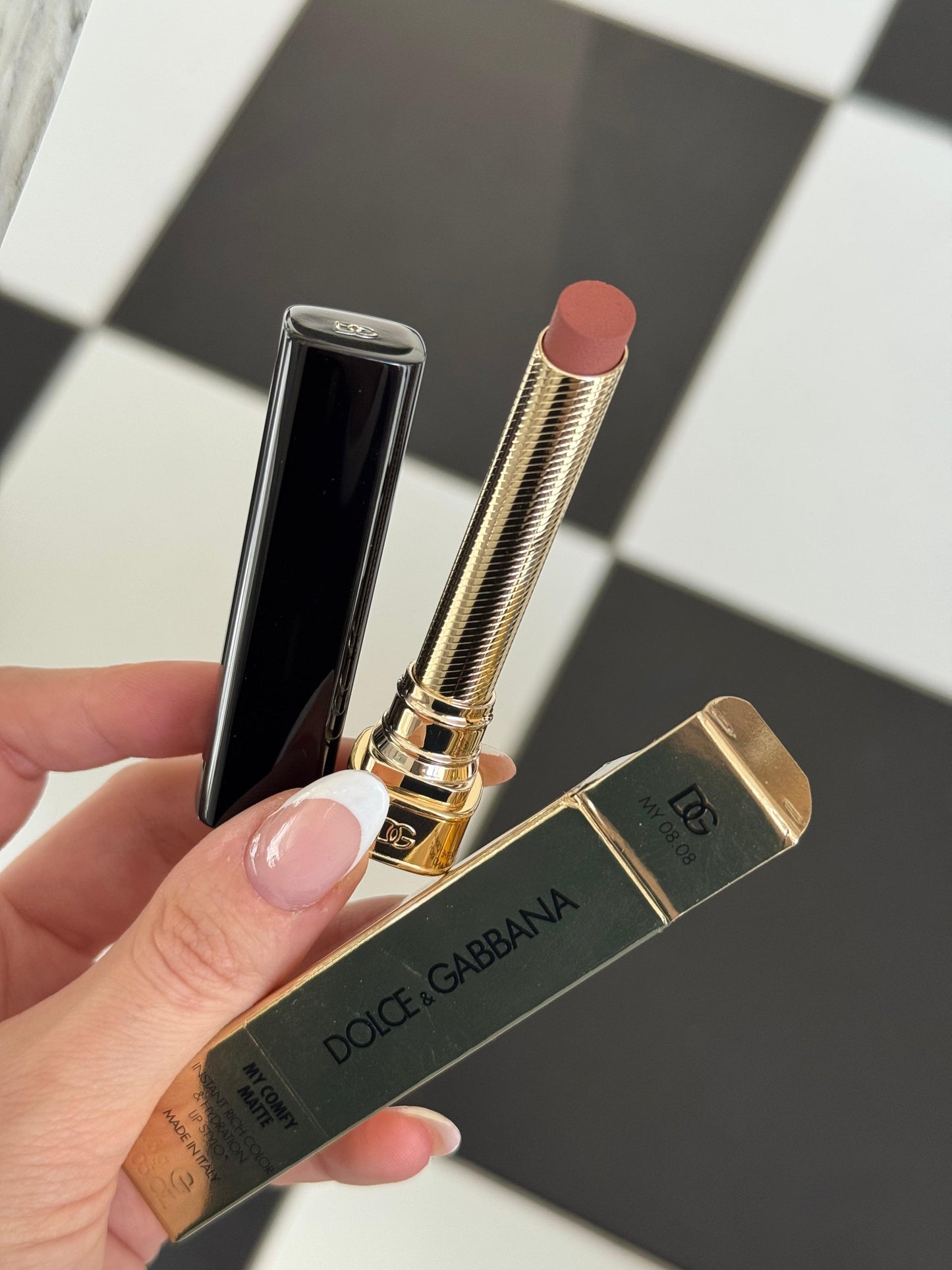 DOLCE&GABBANA My Comfy Matte Lipstick - My 08.08
Instant Rich Color & Hydration Lip Stylo
