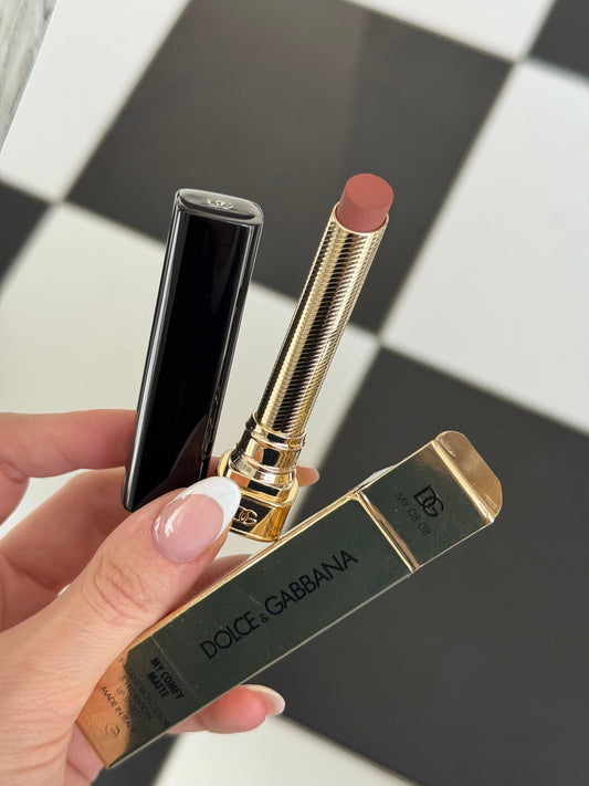 DOLCE&GABBANA My Comfy Matte Lipstick - My 08.08
Instant Rich Color & Hydration Lip Stylo