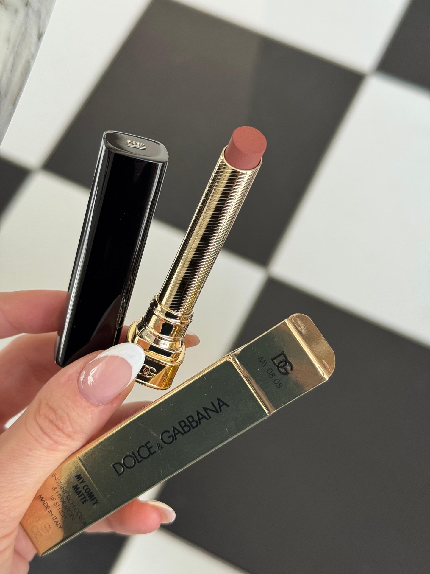 DOLCE&GABBANA My Comfy Matte Lipstick - My 08.08
Instant Rich Color & Hydration Lip Stylo