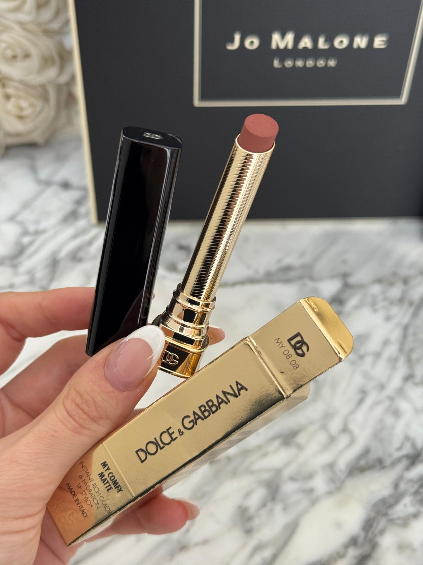 DOLCE&GABBANA My Comfy Matte Lipstick - My 08.08
Instant Rich Color & Hydration Lip Stylo
