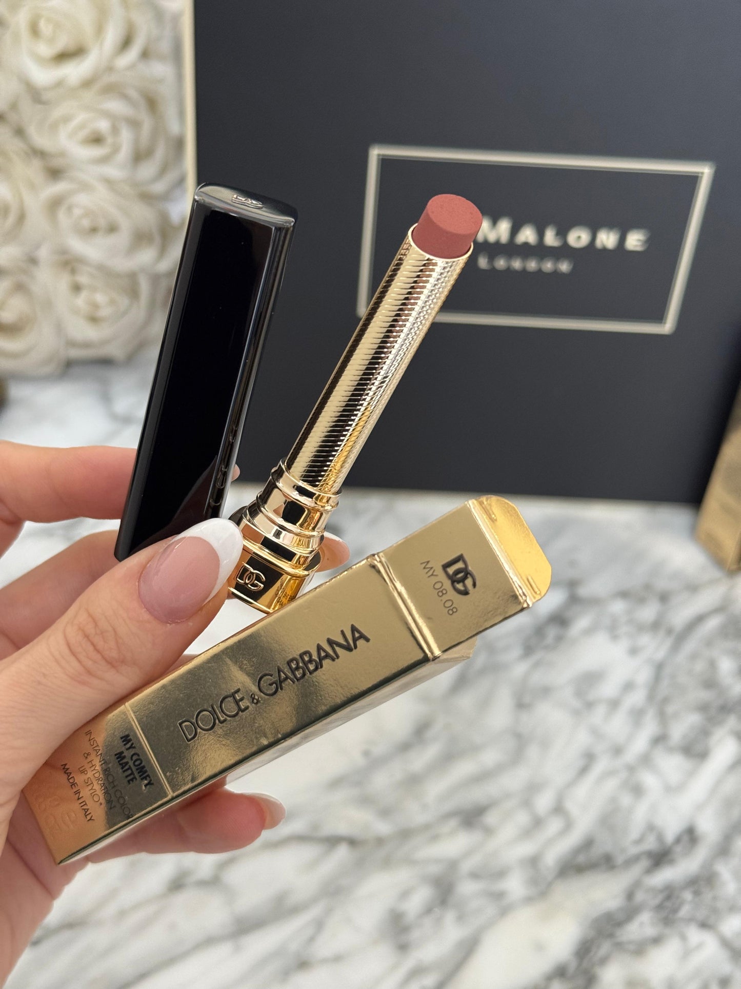 DOLCE&GABBANA My Comfy Matte Lipstick - My 08.08
Instant Rich Color & Hydration Lip Stylo