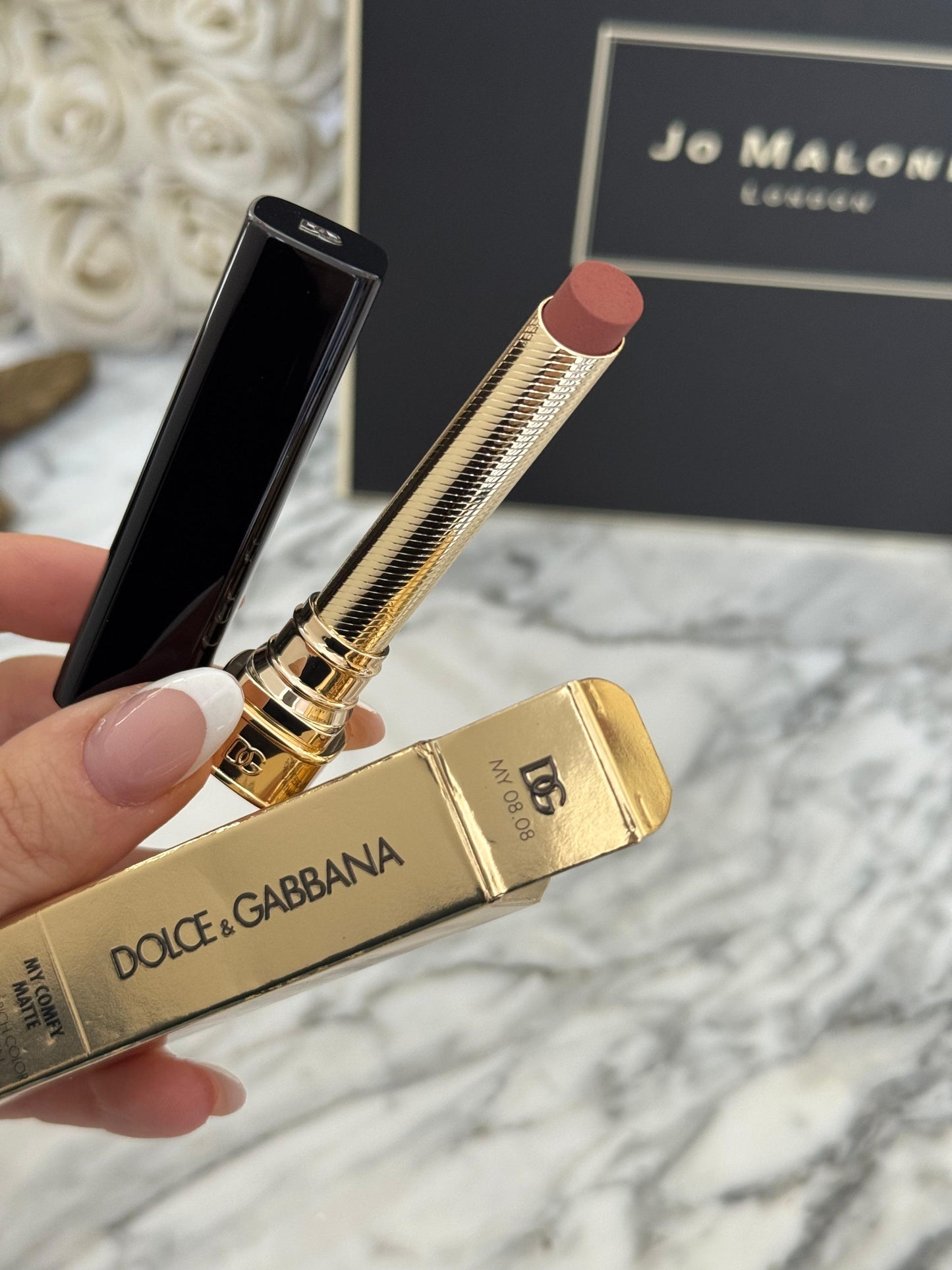 DOLCE&GABBANA My Comfy Matte Lipstick - My 08.08
Instant Rich Color & Hydration Lip Stylo