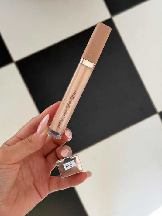 NATASHA DENONA Hy-Glam
Brightening & Hydrating Crease-Proof Serum Concealer (N3)