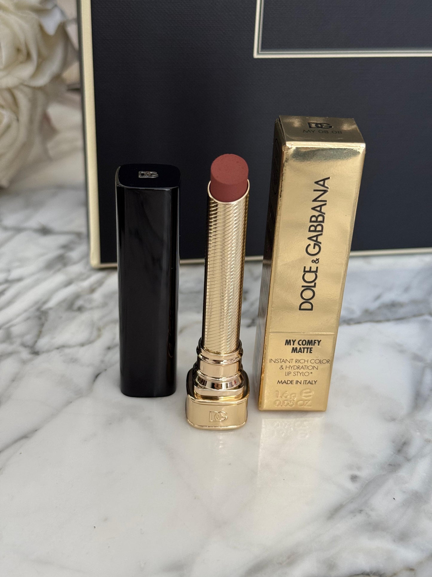 DOLCE&GABBANA My Comfy Matte Lipstick - My 08.08
Instant Rich Color & Hydration Lip Stylo