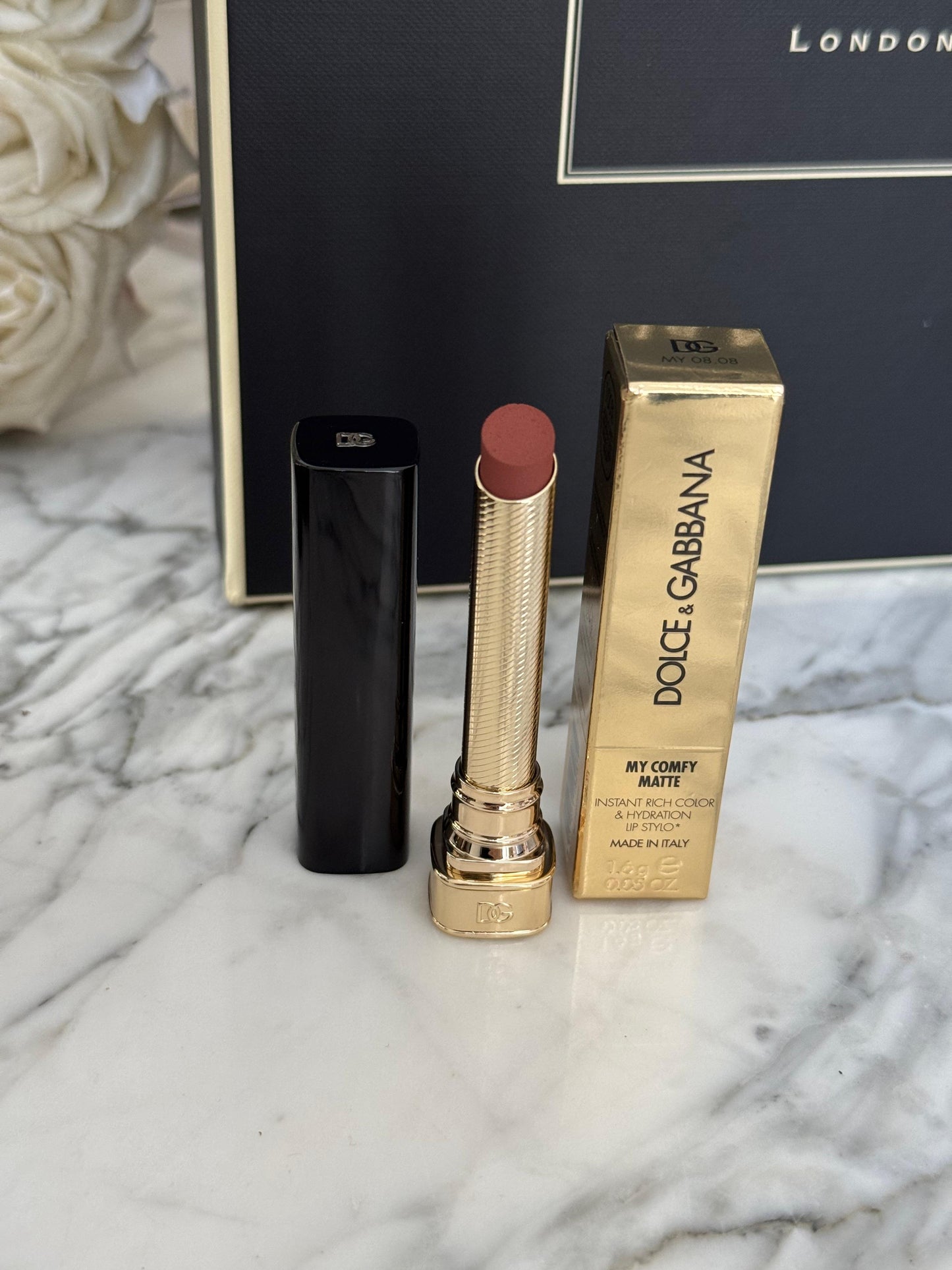 DOLCE&GABBANA My Comfy Matte Lipstick - My 08.08
Instant Rich Color & Hydration Lip Stylo