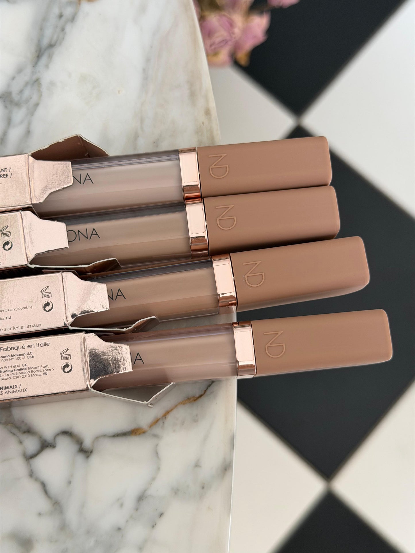 NATASHA DENONA Hy-Glam
Brightening & Hydrating Crease-Proof Serum Concealer (RN3)