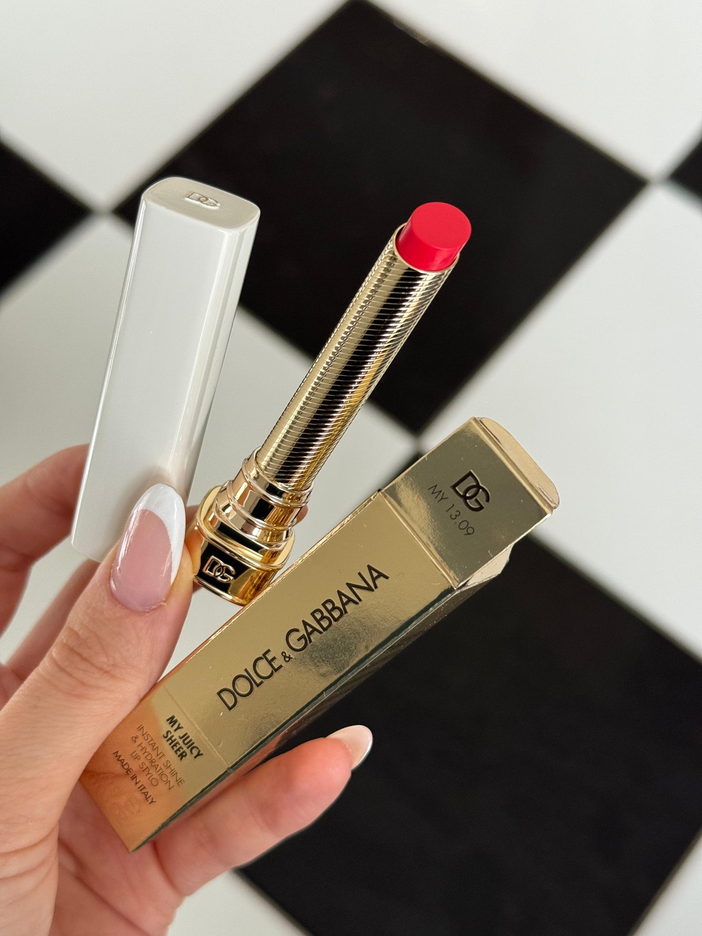 DOLCE&GABBANA My Juicy Sheer Lipstick - My 13.09
Instant Shine & Hydration Lip Stylo