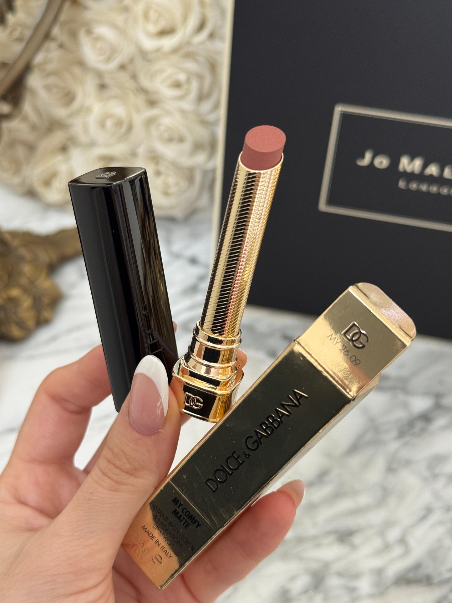DOLCE&GABBANA My Comfy Matte Lipstick - My 26.09
Instant Rich Color & Hydration Lip Stylo