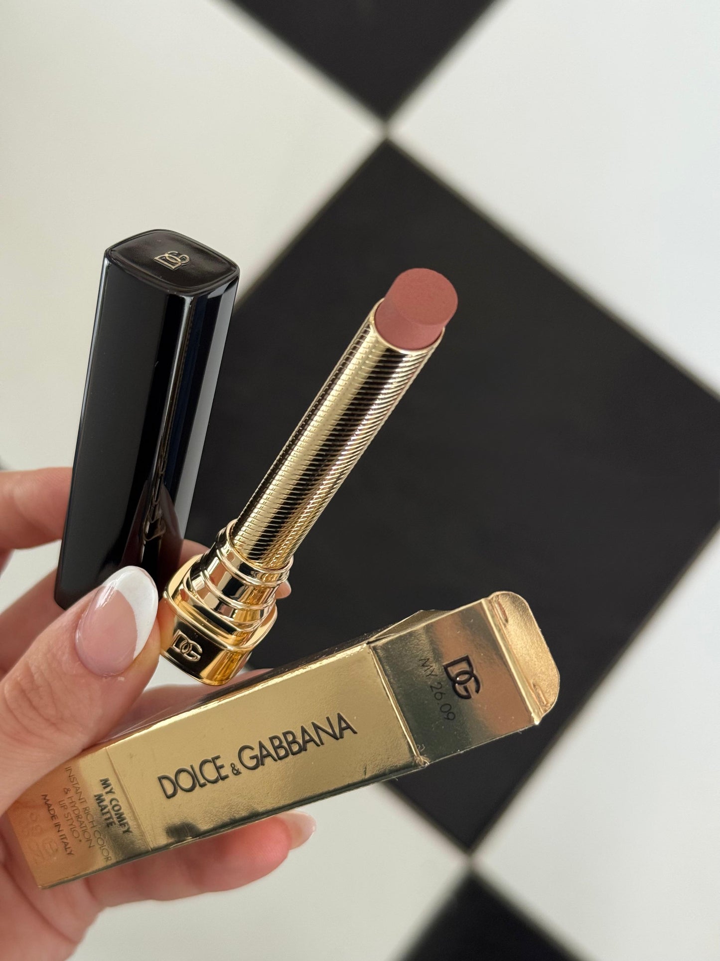DOLCE&GABBANA My Comfy Matte Lipstick - My 26.09
Instant Rich Color & Hydration Lip Stylo
