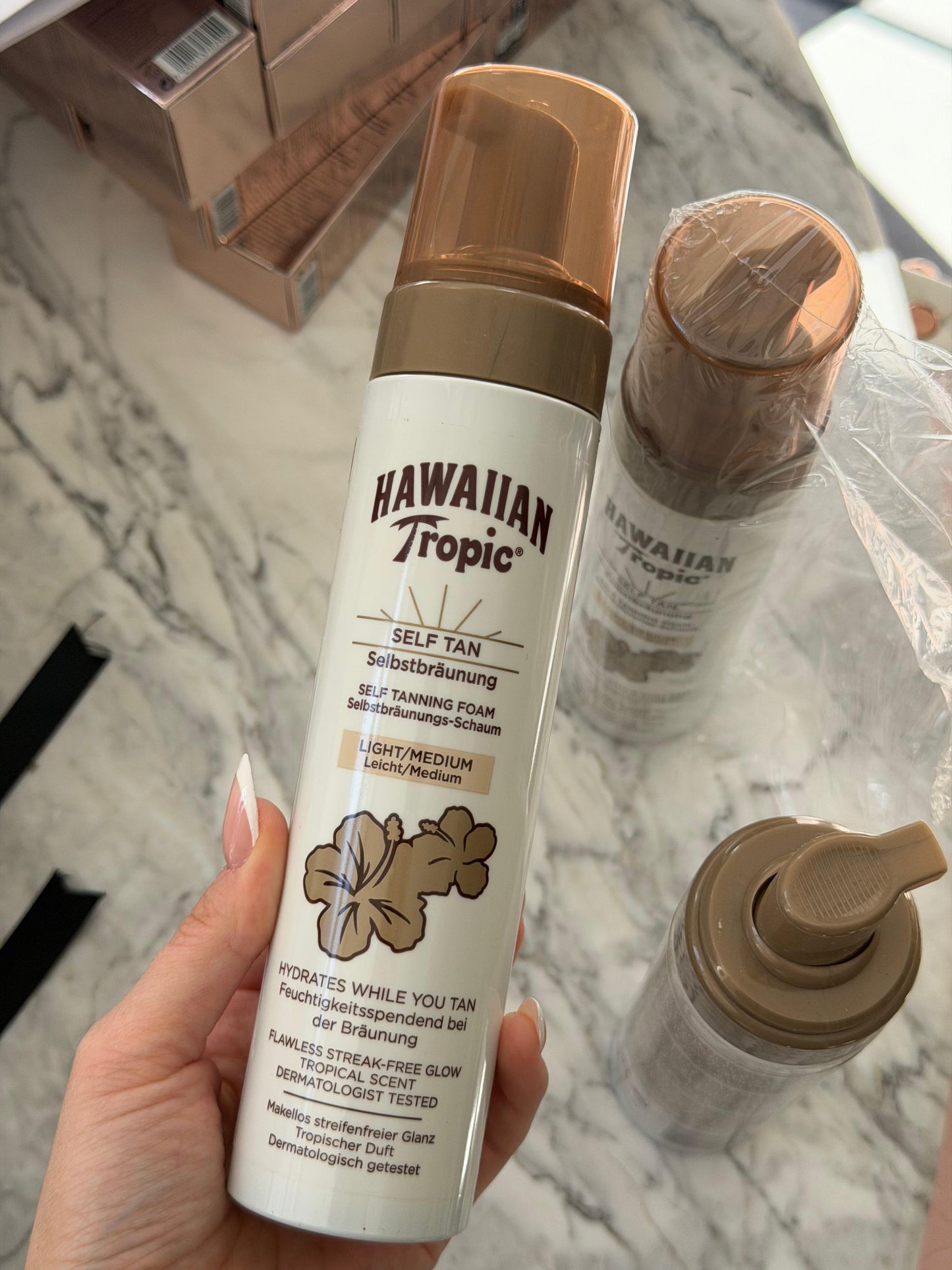 Hawaiian Tropic Self Tanning Foam - Light Medium
