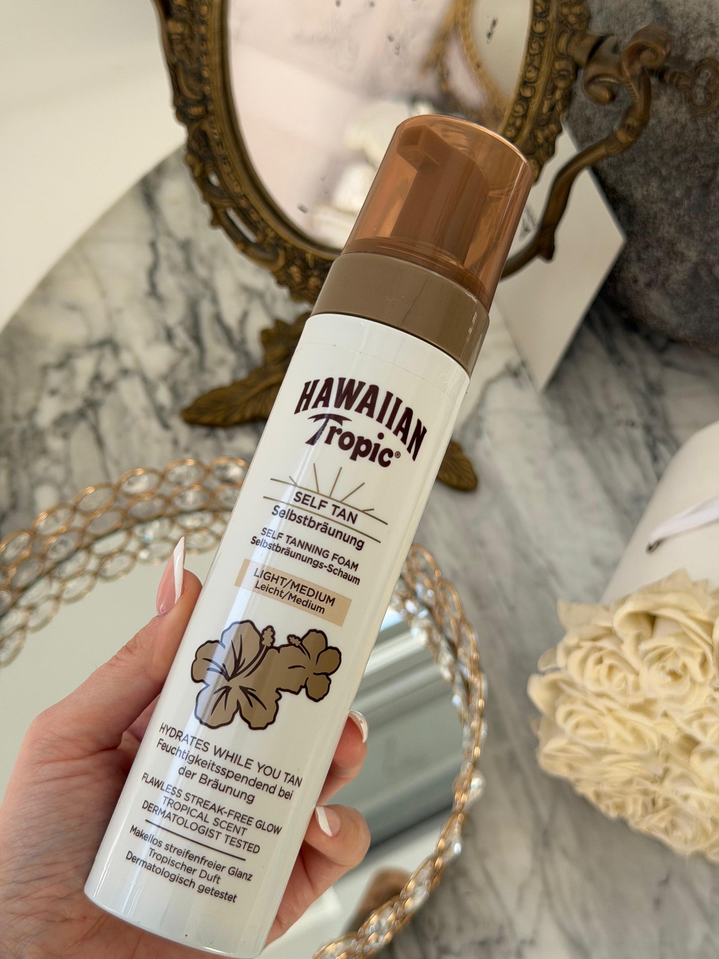Hawaiian Tropic Self Tanning Foam - Light Medium