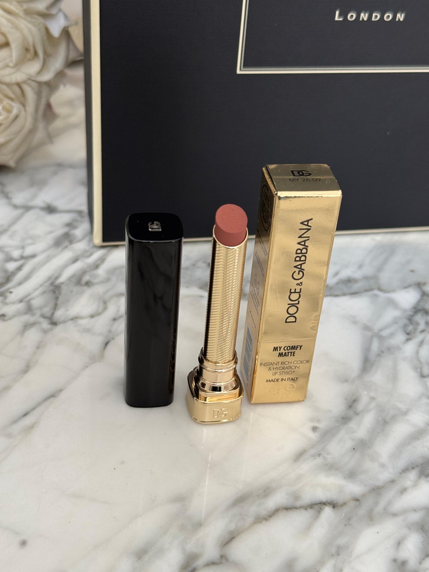DOLCE&GABBANA My Comfy Matte Lipstick - My 26.09
Instant Rich Color & Hydration Lip Stylo
