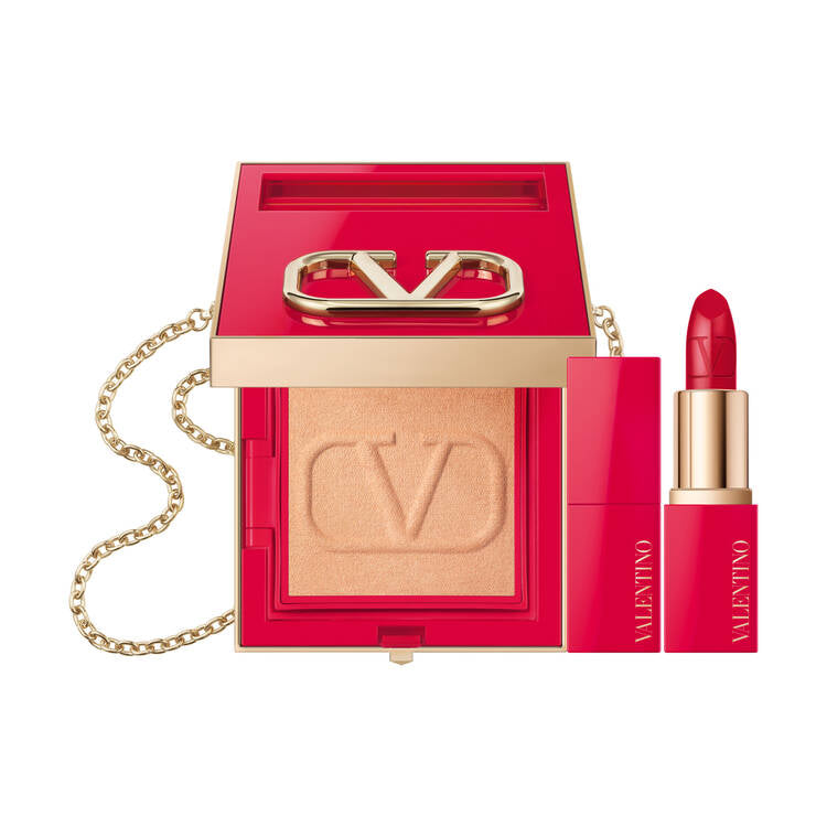VALENTINO Go-Clutch + Minirosso
2-In-1 On The Move Compact Perfecting Powder & Striking Mini Lip Color