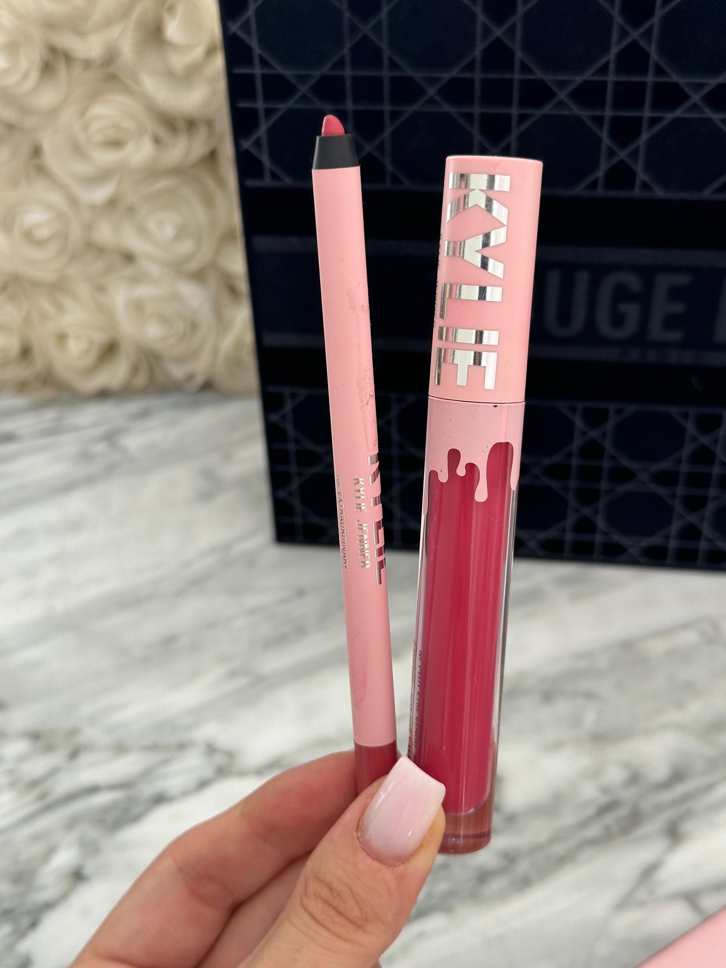 KYLIE JENNER Matte Lip Kit - Lip Liner & Liquid Lipstick (102)
