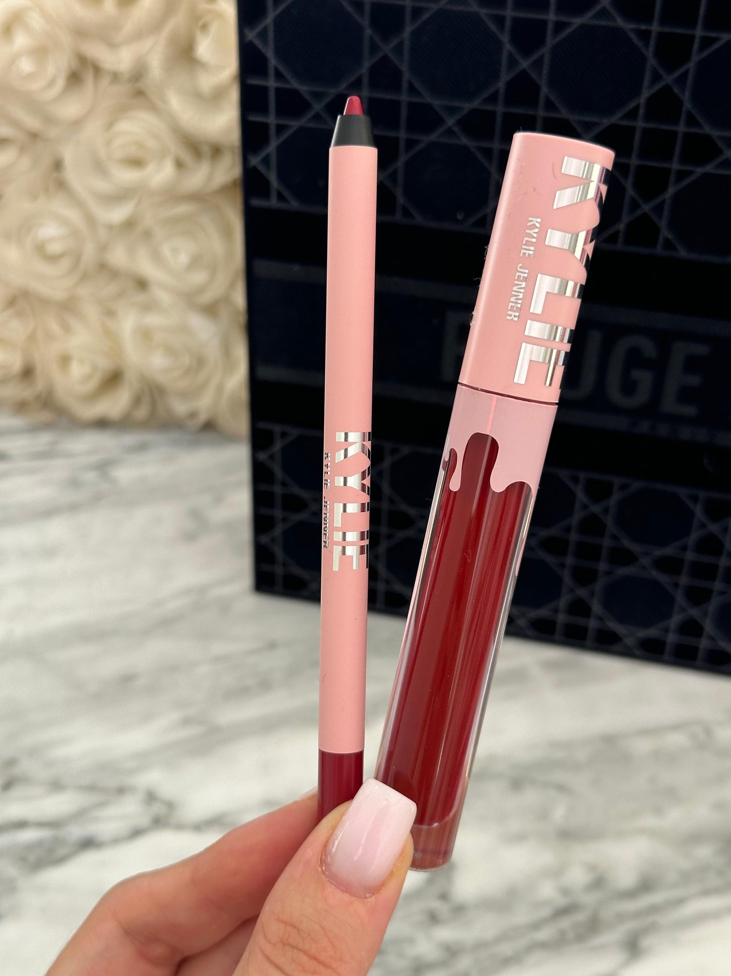 KYLIE JENNER Matte Lip Kit - Lip Liner & Liquid Lipstick (403)