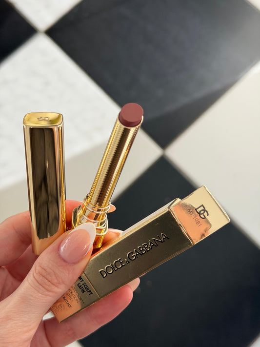 DOLCE&GABBANA My Sculpt Satin
Lasting Color & Hydration Lipstick Stylo - MY 1981