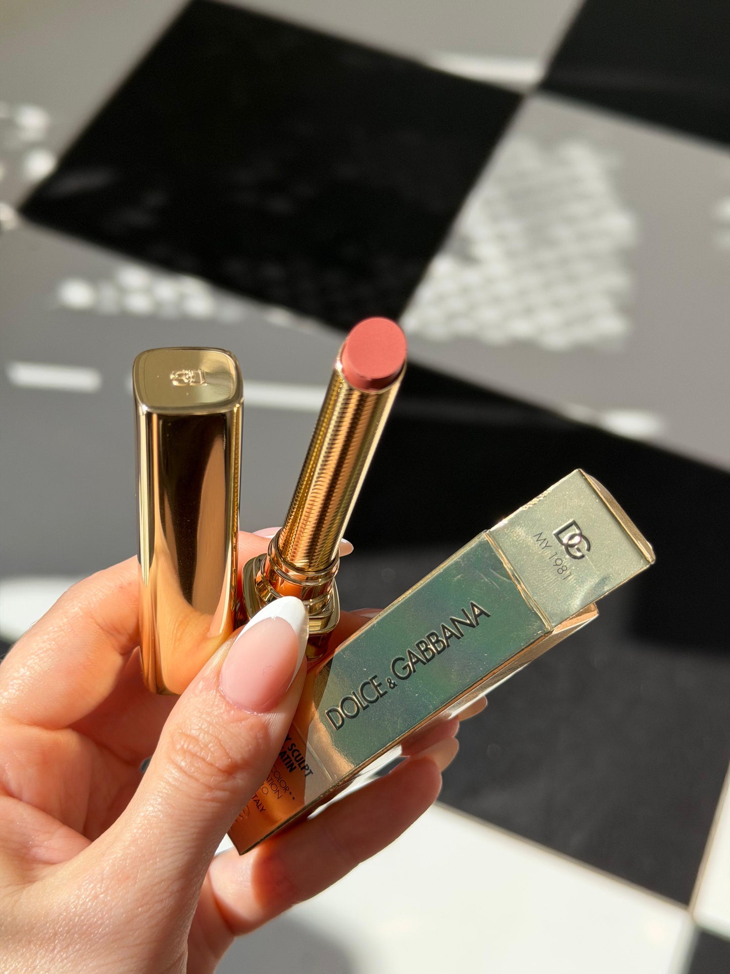 DOLCE&GABBANA My Sculpt Satin
Lasting Color & Hydration Lipstick Stylo - MY 1981