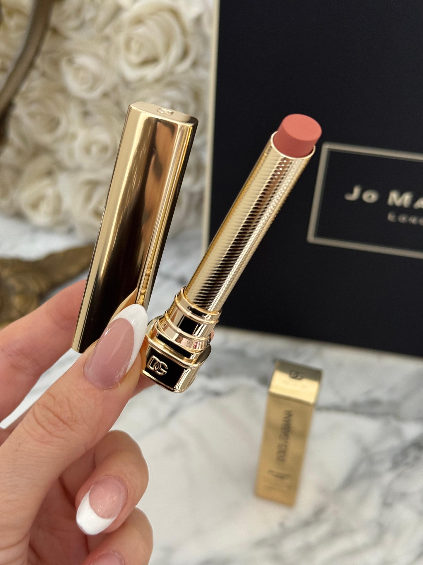 DOLCE&GABBANA My Sculpt Satin
Lasting Color & Hydration Lipstick Stylo - MY 21.10