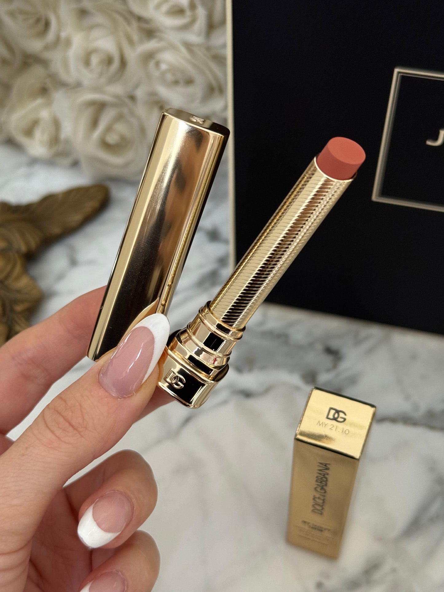 DOLCE&GABBANA My Sculpt Satin
Lasting Color & Hydration Lipstick Stylo - MY 21.10