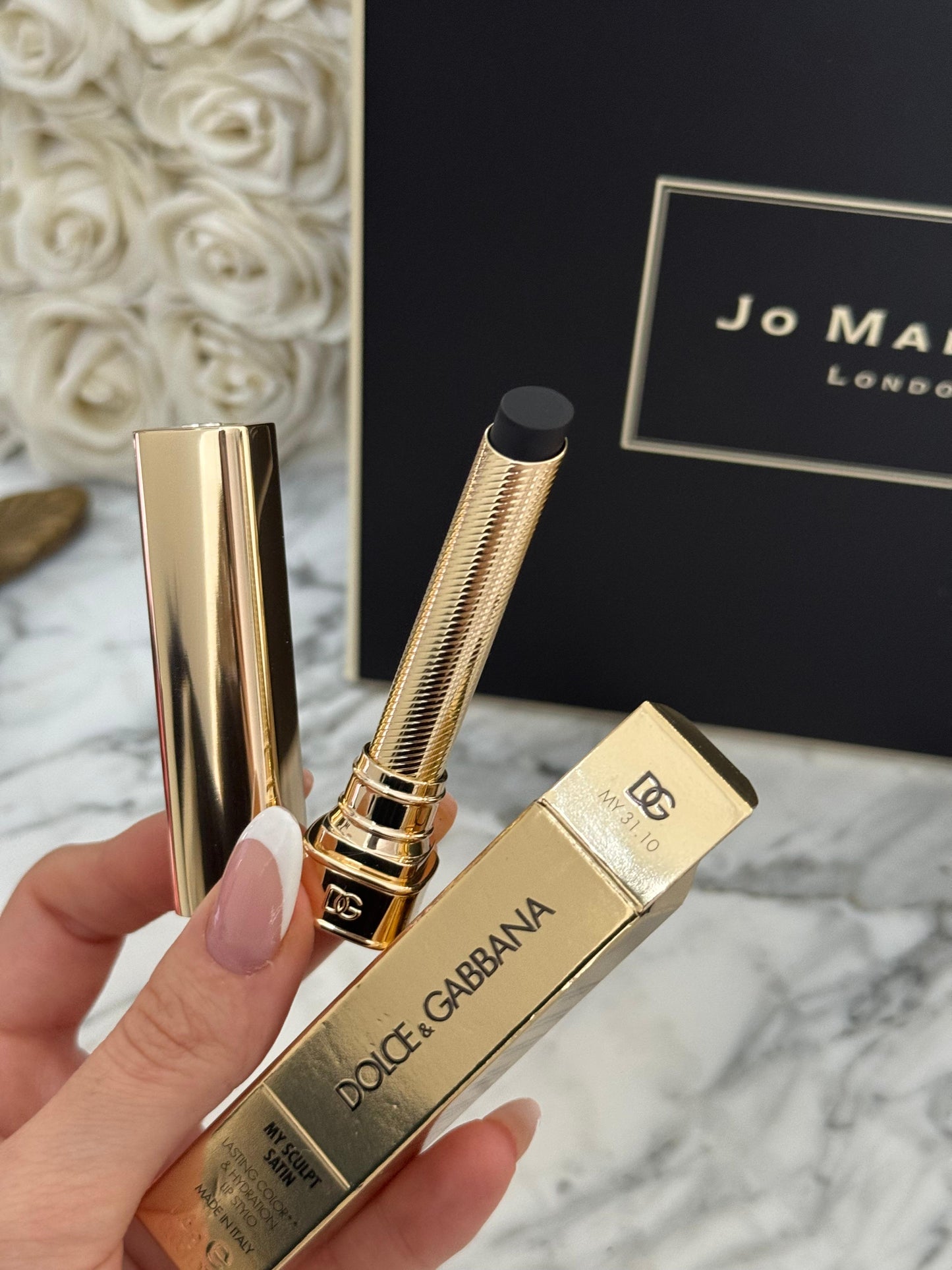 DOLCE&GABBANA My Sculpt Satin
Lasting Color & Hydration Lipstick Stylo - MY 31.10