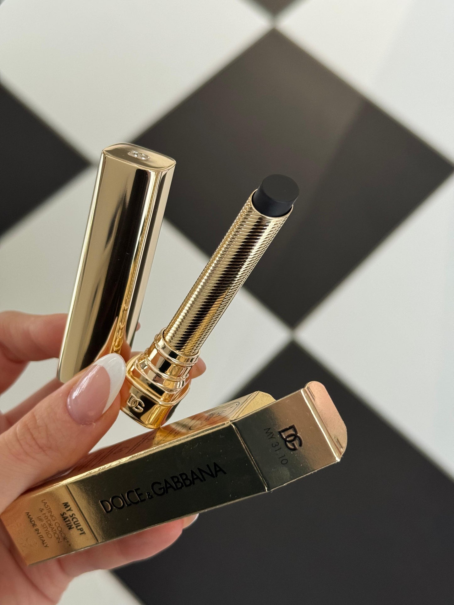 DOLCE&GABBANA My Sculpt Satin
Lasting Color & Hydration Lipstick Stylo - MY 31.10