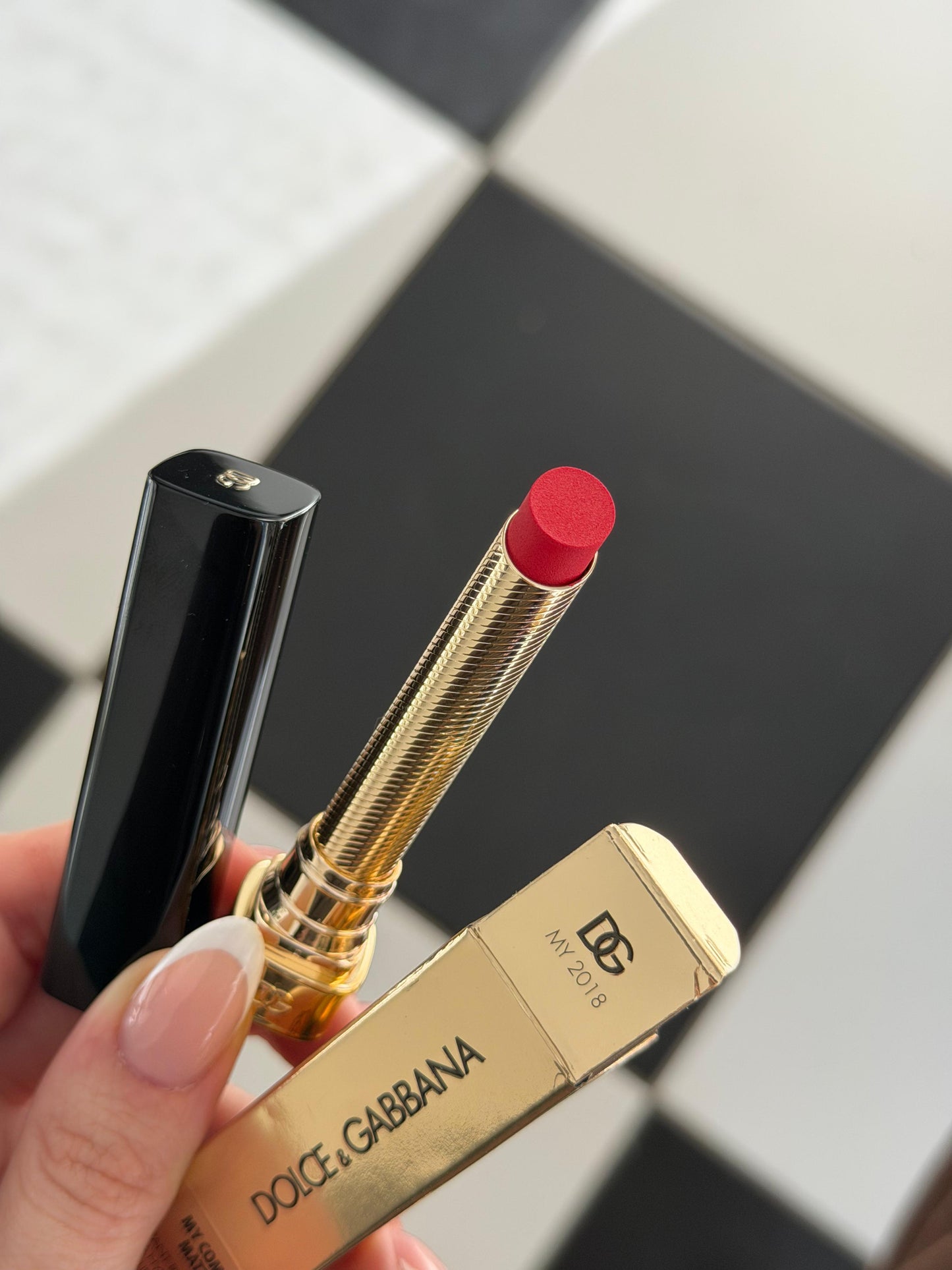 DOLCE&GABBANA My Comfy Matte Lipstick - My 2018
Instant Rich Color & Hydration Lip Stylo