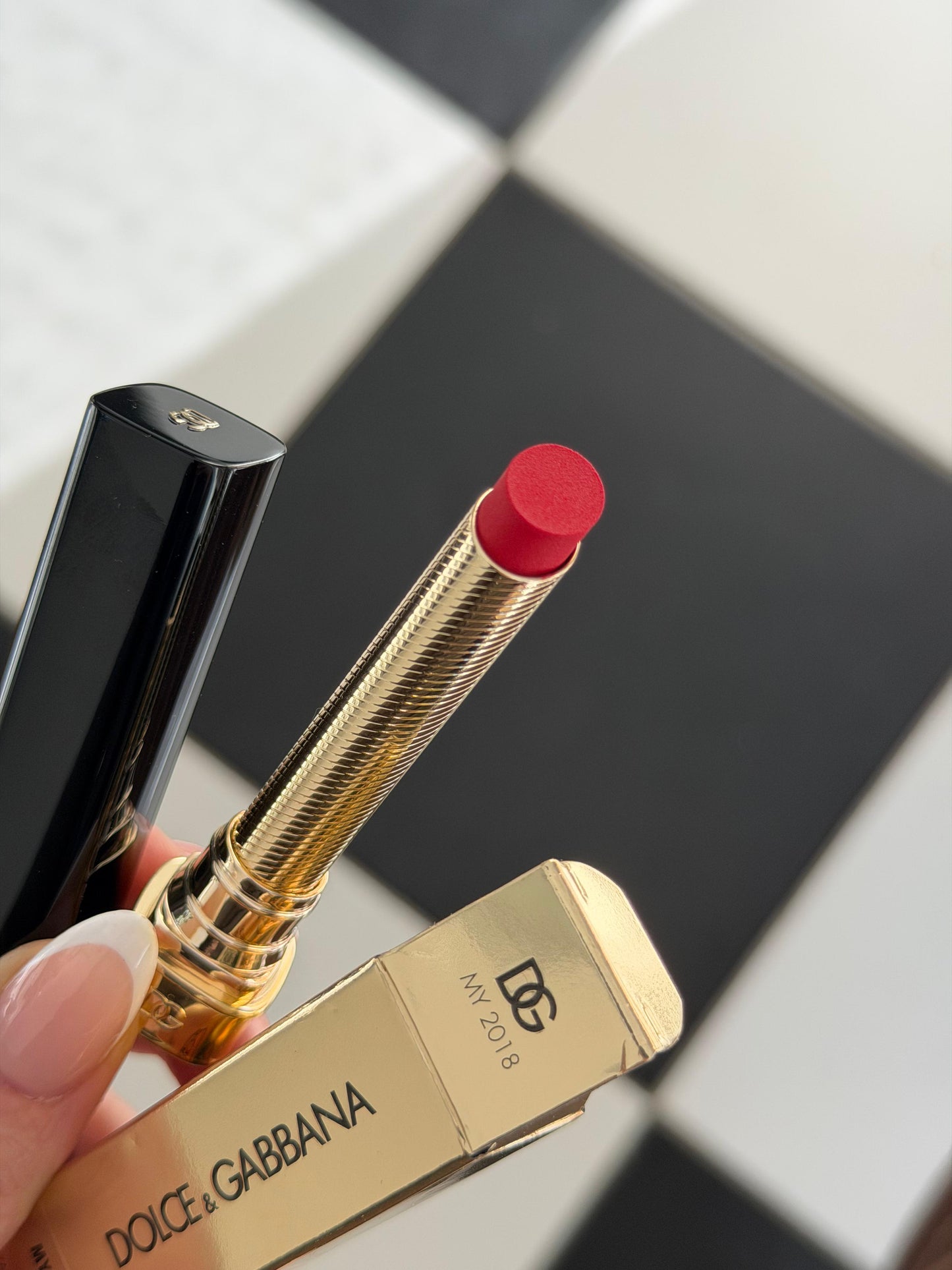 DOLCE&GABBANA My Comfy Matte Lipstick - My 2018
Instant Rich Color & Hydration Lip Stylo