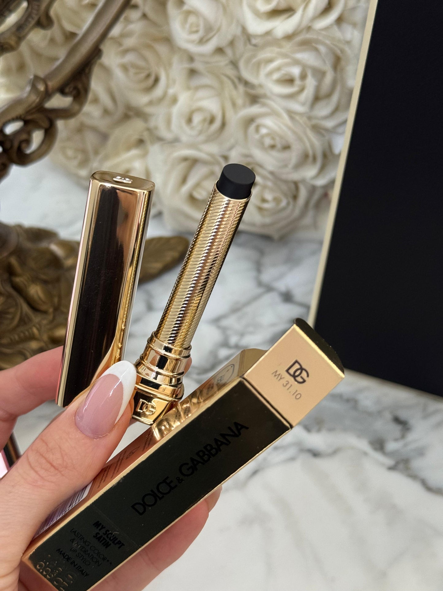 DOLCE&GABBANA My Sculpt Satin
Lasting Color & Hydration Lipstick Stylo - MY 31.10