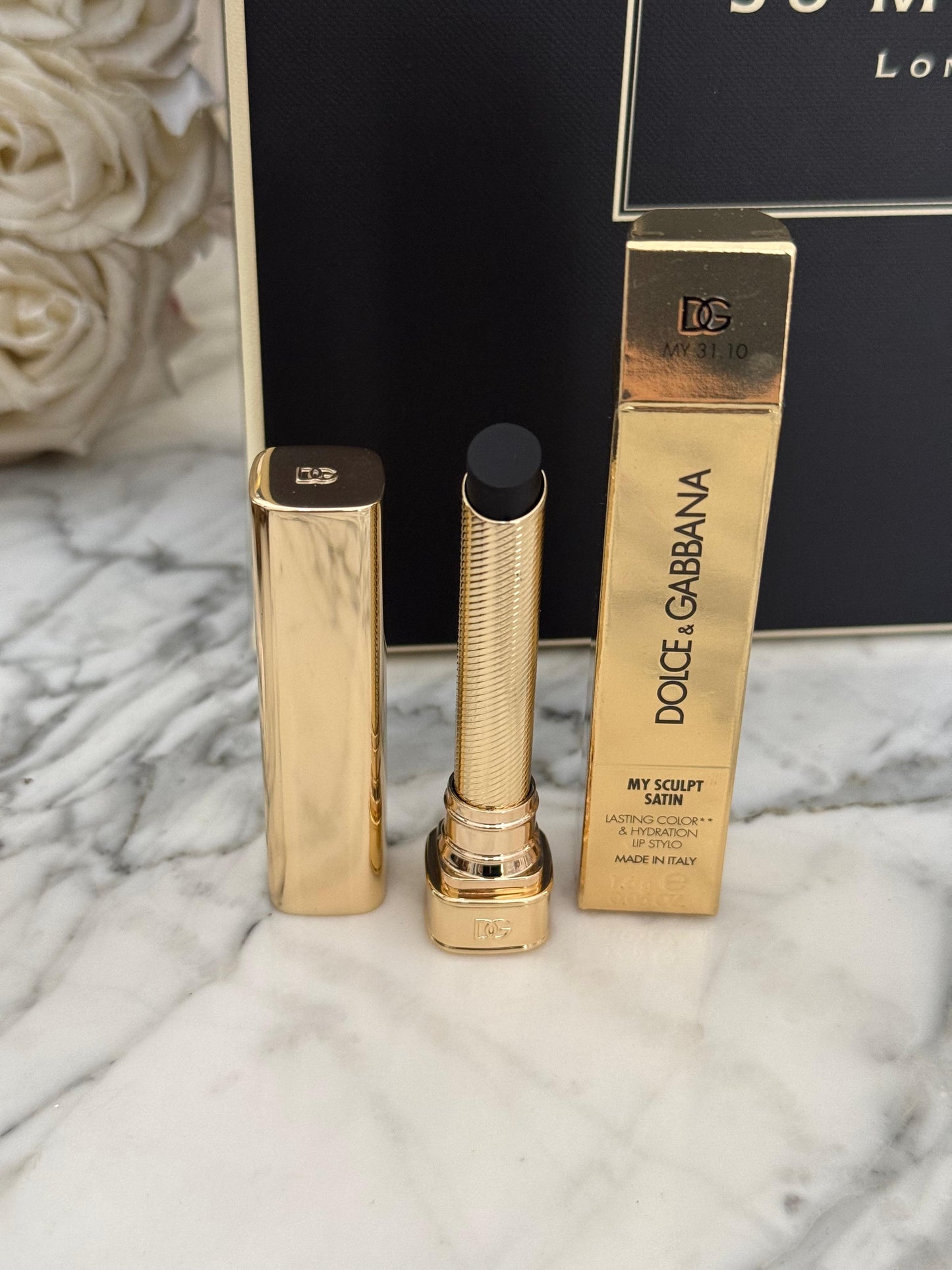 DOLCE&GABBANA My Sculpt Satin
Lasting Color & Hydration Lipstick Stylo - MY 31.10