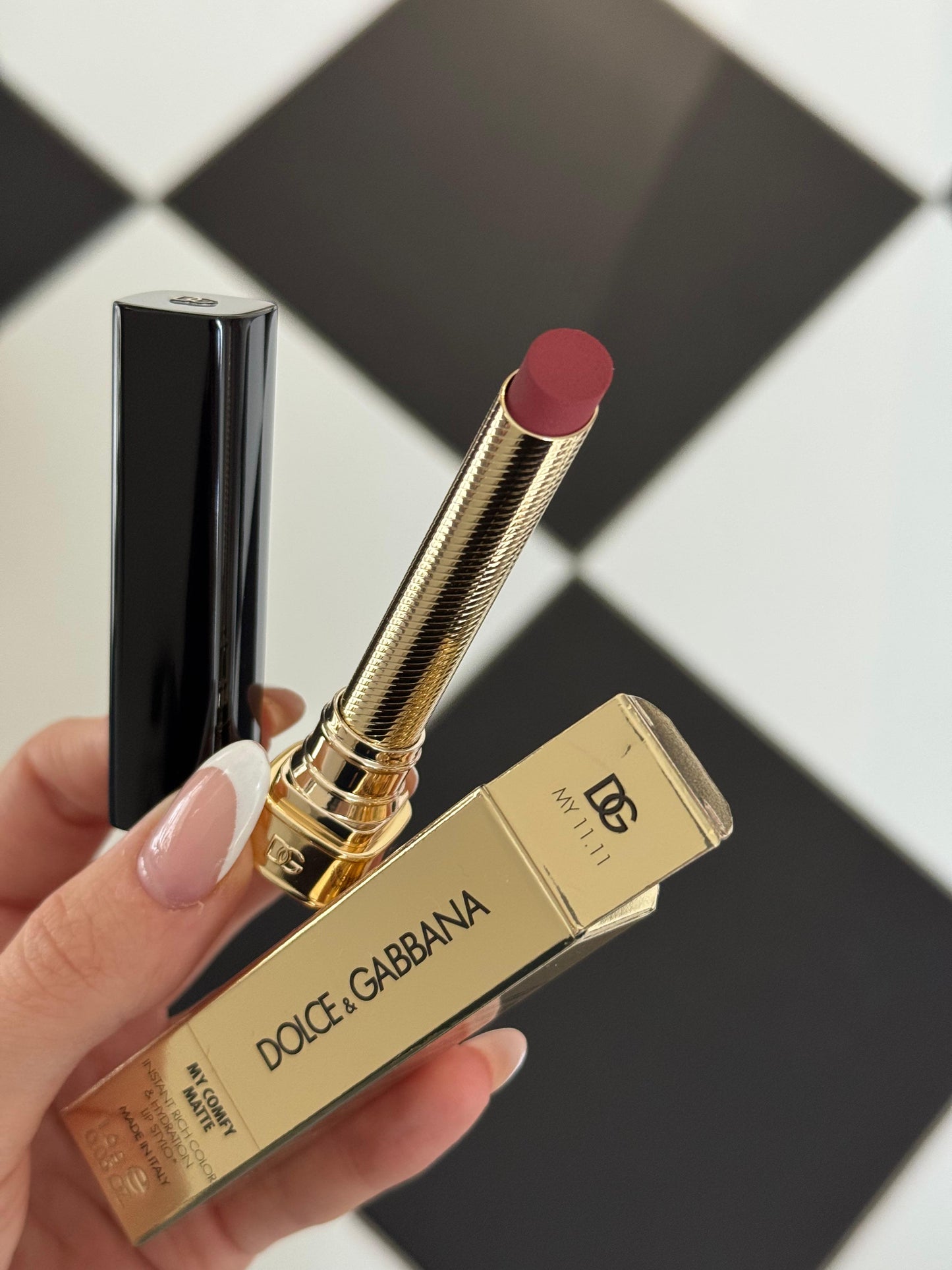 DOLCE&GABBANA My Comfy Matte Lipstick - My 11.11
Instant Rich Color & Hydration Lip Stylo