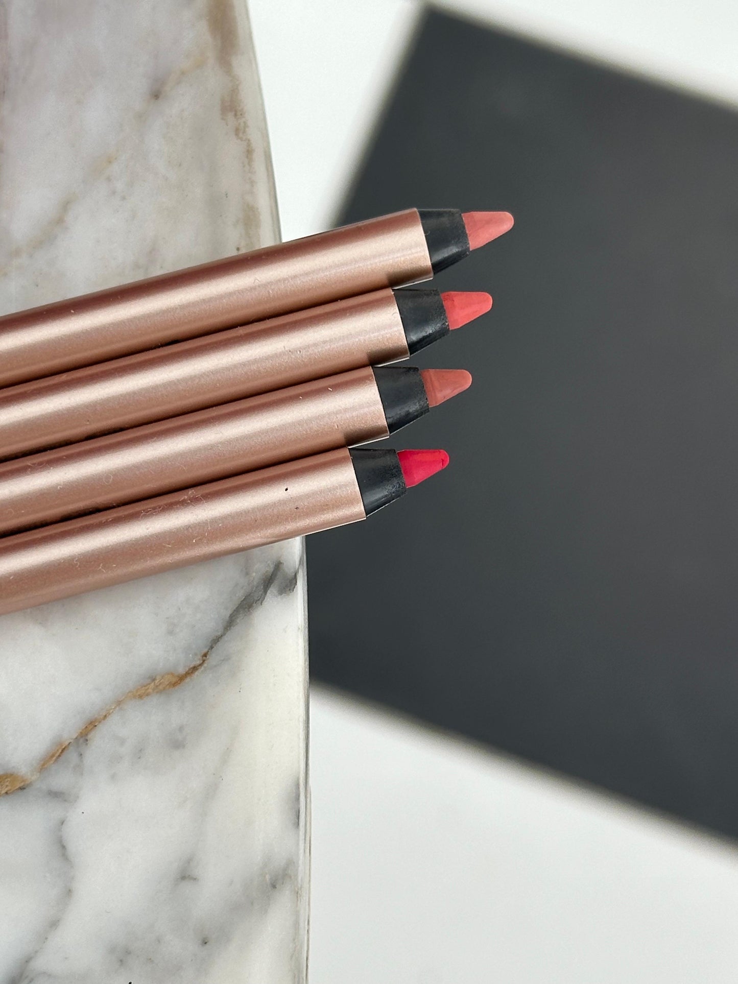 LANCÔME Idôle Lip Shaper
Creamy Matte Lip Liner (50)