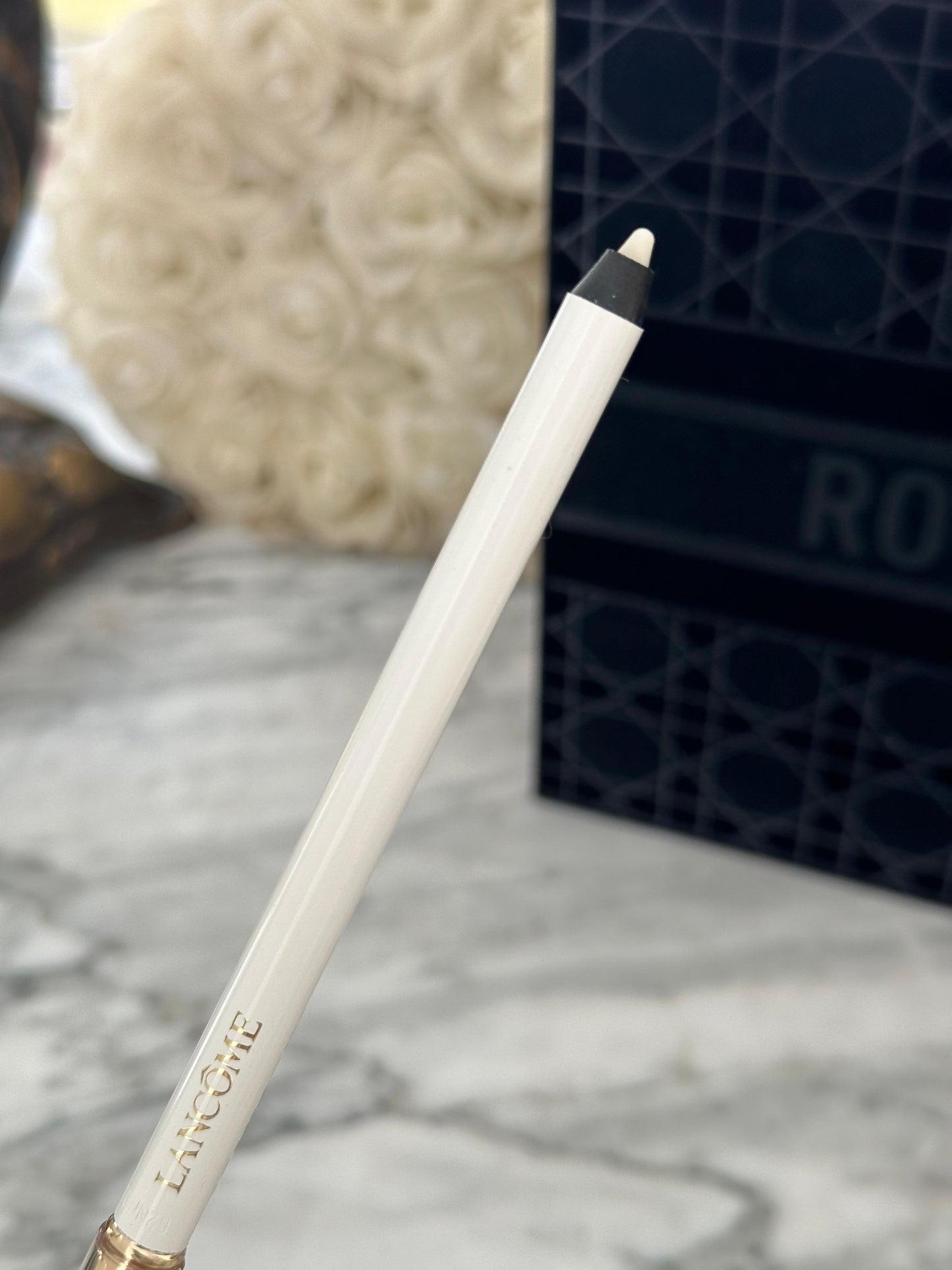 LANCÔME Le Lip Liner Pencil
Waterproof & Smudge-Resistant (00)