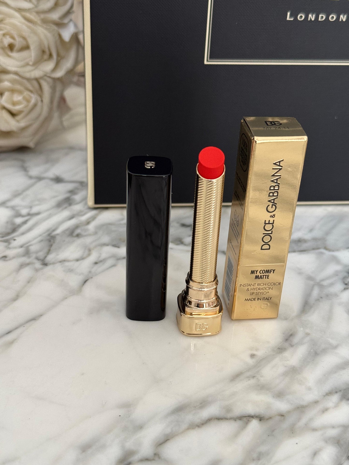 DOLCE&GABBANA My Comfy Matte Lipstick - My 24.11
Instant Rich Color & Hydration Lip Stylo