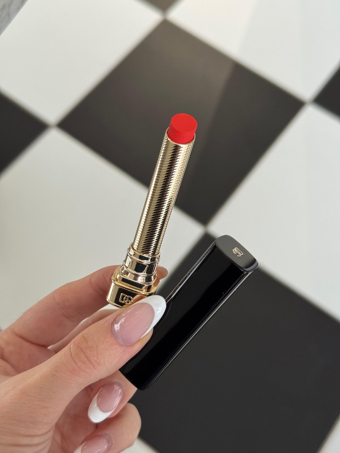 DOLCE&GABBANA My Comfy Matte Lipstick - My 24.11
Instant Rich Color & Hydration Lip Stylo