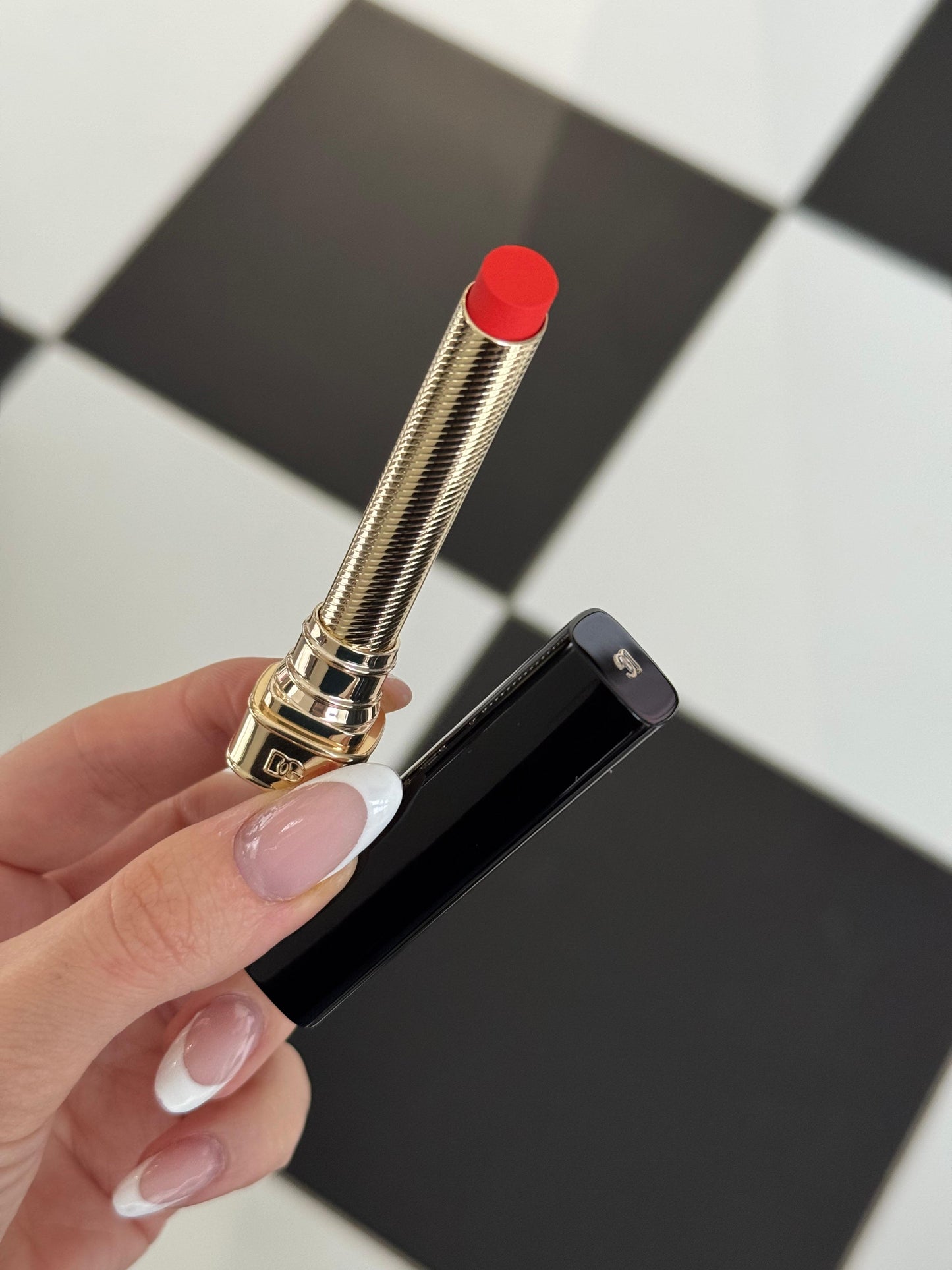 DOLCE&GABBANA My Comfy Matte Lipstick - My 24.11
Instant Rich Color & Hydration Lip Stylo