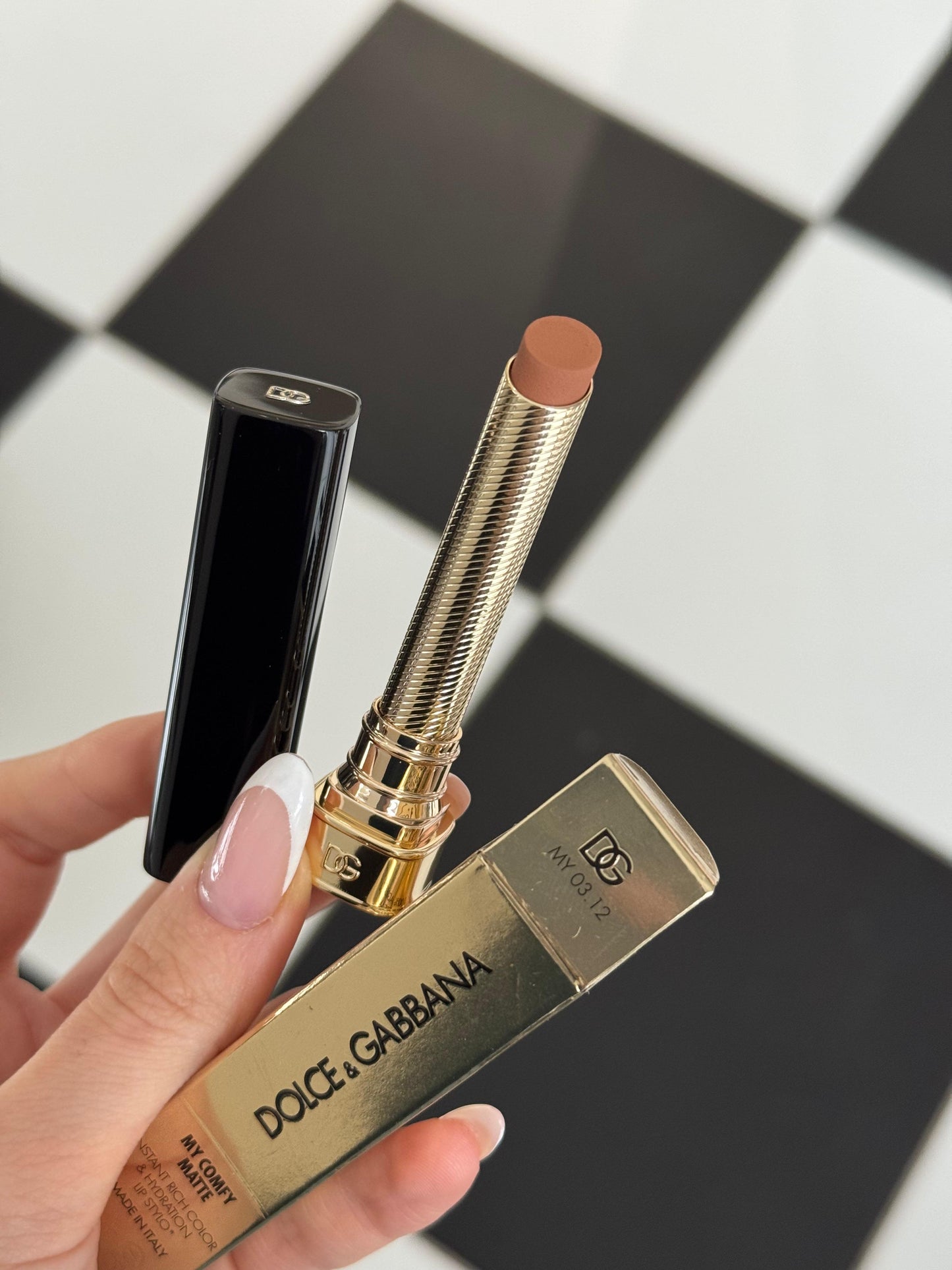 DOLCE&GABBANA My Comfy Matte Lipstick - My 03.12
Instant Rich Color & Hydration Lip Stylo