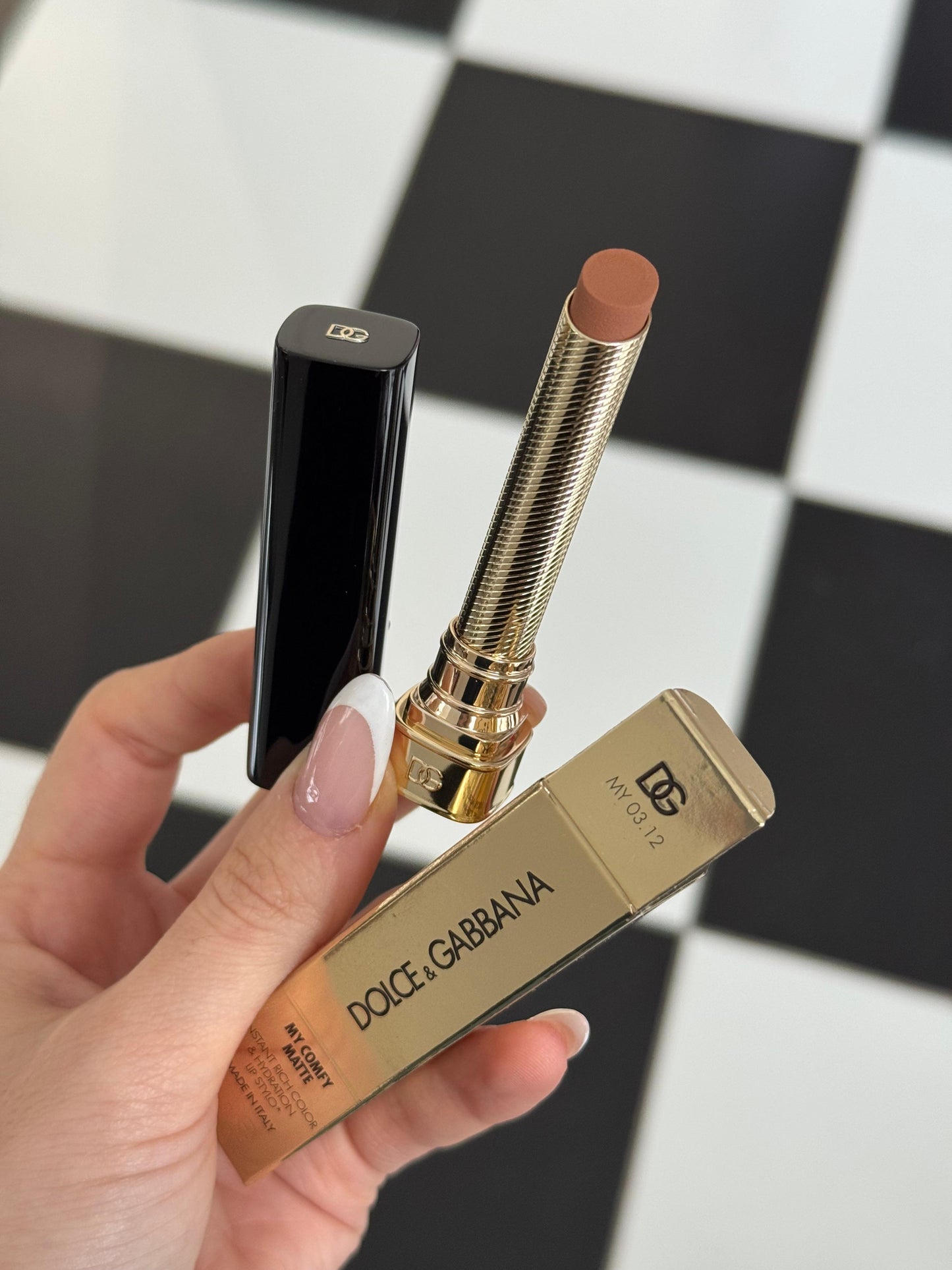 DOLCE&GABBANA My Comfy Matte Lipstick - My 03.12
Instant Rich Color & Hydration Lip Stylo