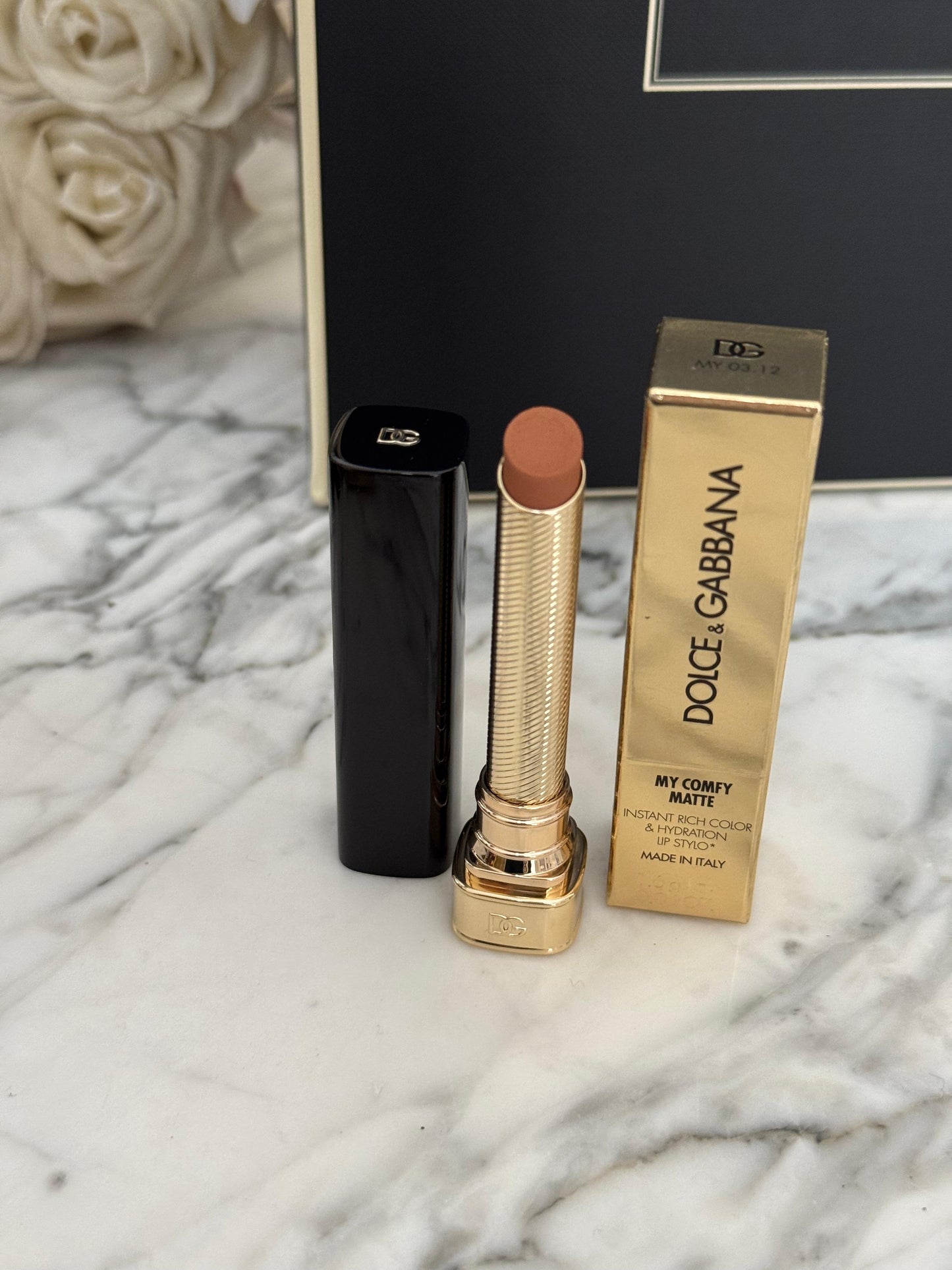 DOLCE&GABBANA My Comfy Matte Lipstick - My 03.12
Instant Rich Color & Hydration Lip Stylo