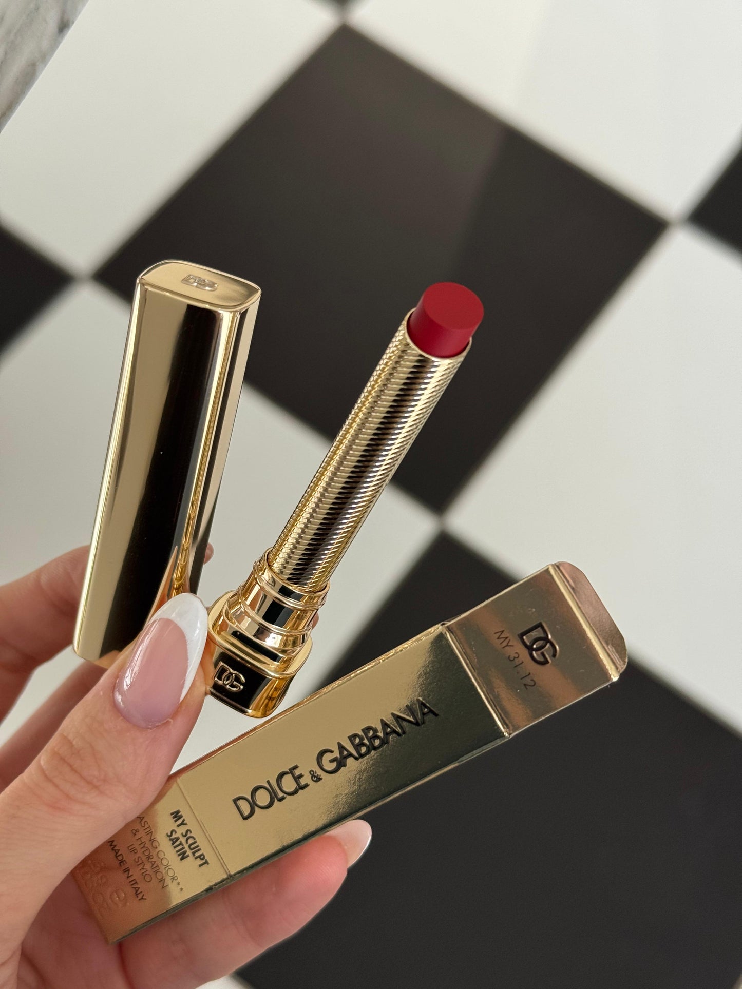 DOLCE&GABBANA My Sculpt Satin
Lasting Color & Hydration Lipstick Stylo - My 31.12